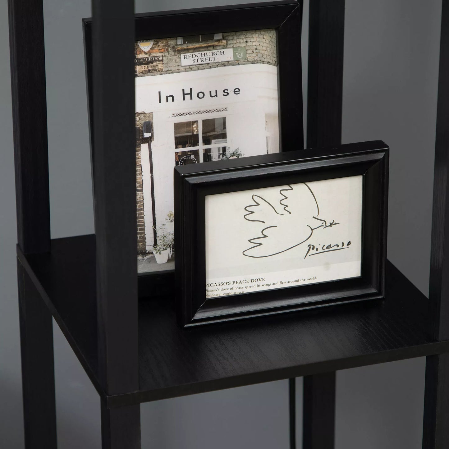 Pastatomas šviestuvas modernaus dizaino, 2 lentynos, jungiklis su traukiamuoju troseliu, 26 cm x 26 cm x 156 cm, Juoda + Balta