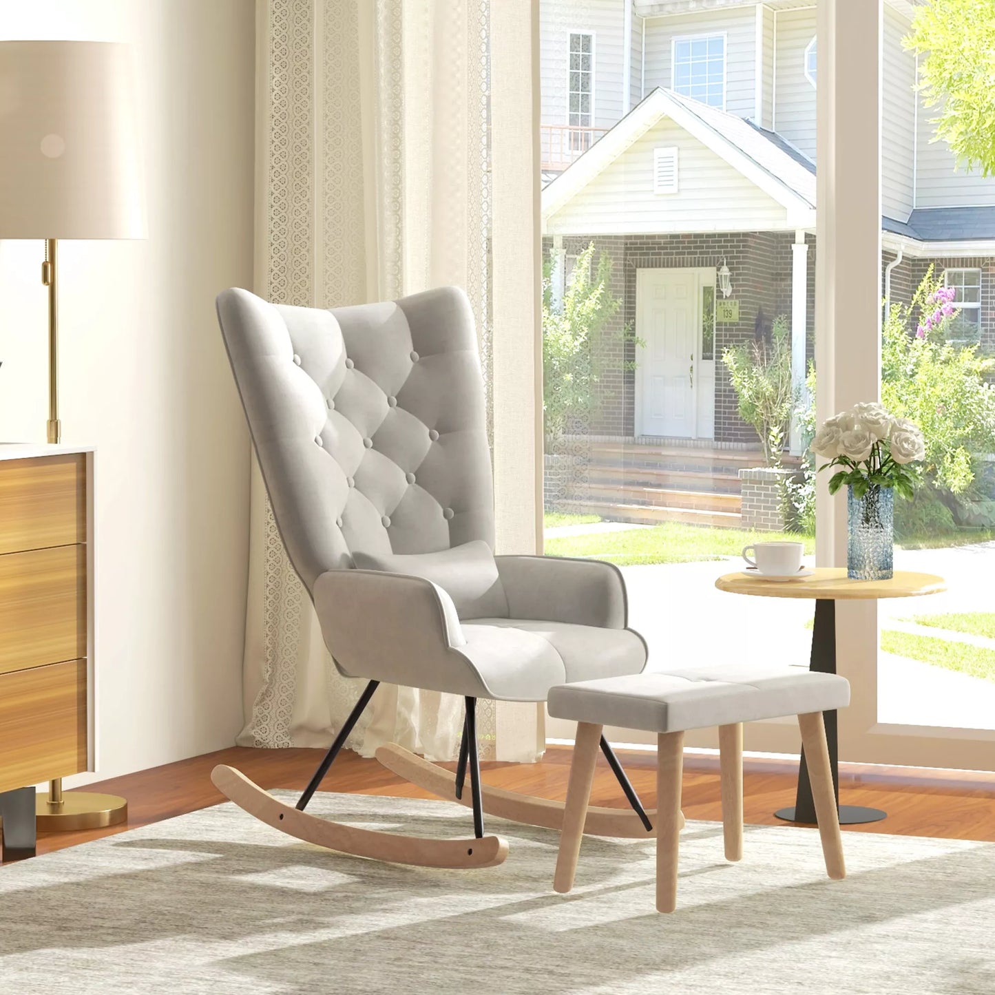 Supamas krėslas su pakoja, minkštas, su aukštu atlošu, aksomo išvaizda, iki 150 kg, kreminės baltos spalvos