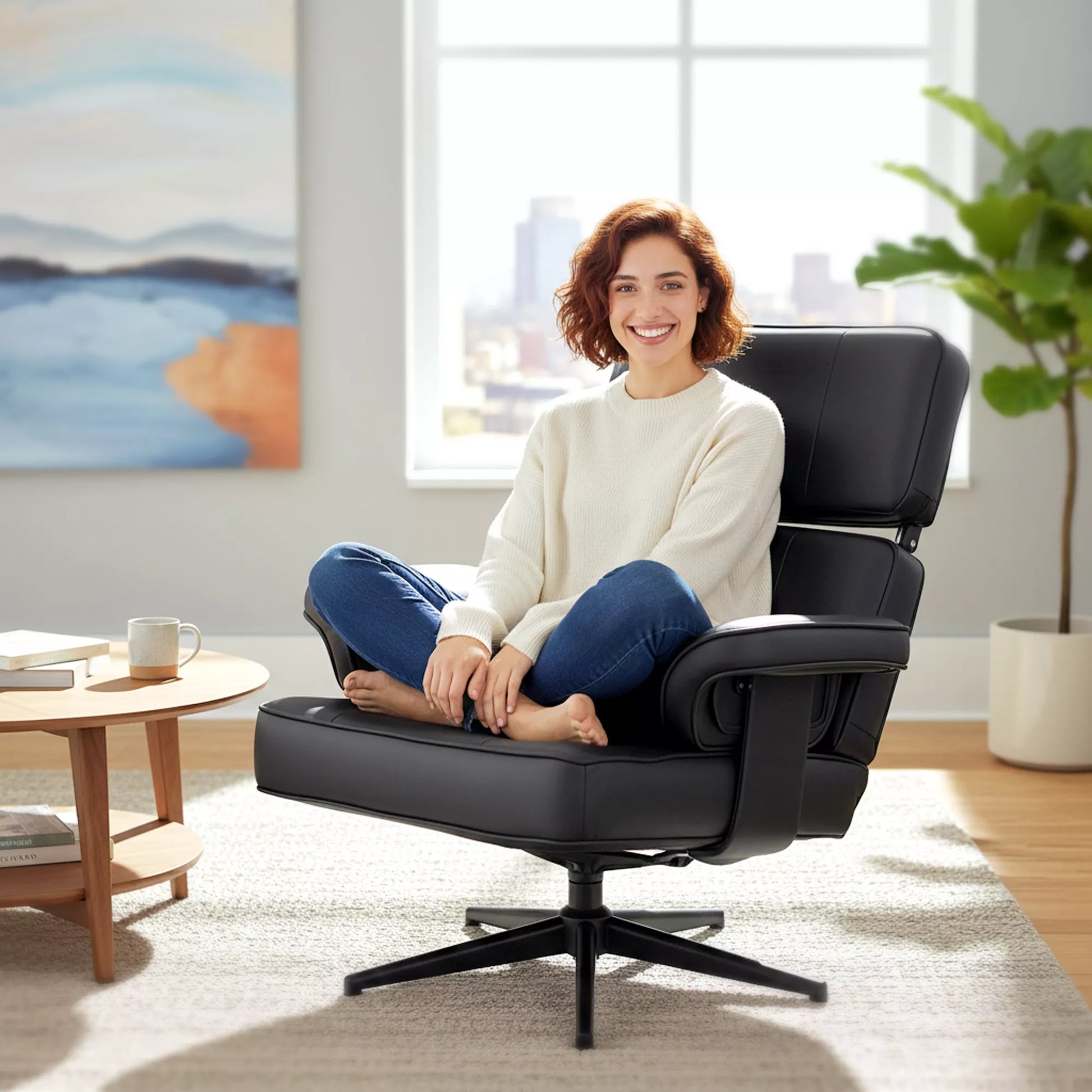 Reguliuojamas atlošiamas krėslas su pufu, dirbtinės odos apmušalas, aukščio reguliuojama galvos atrama, metalinis pagrindas, juodos spalvos
