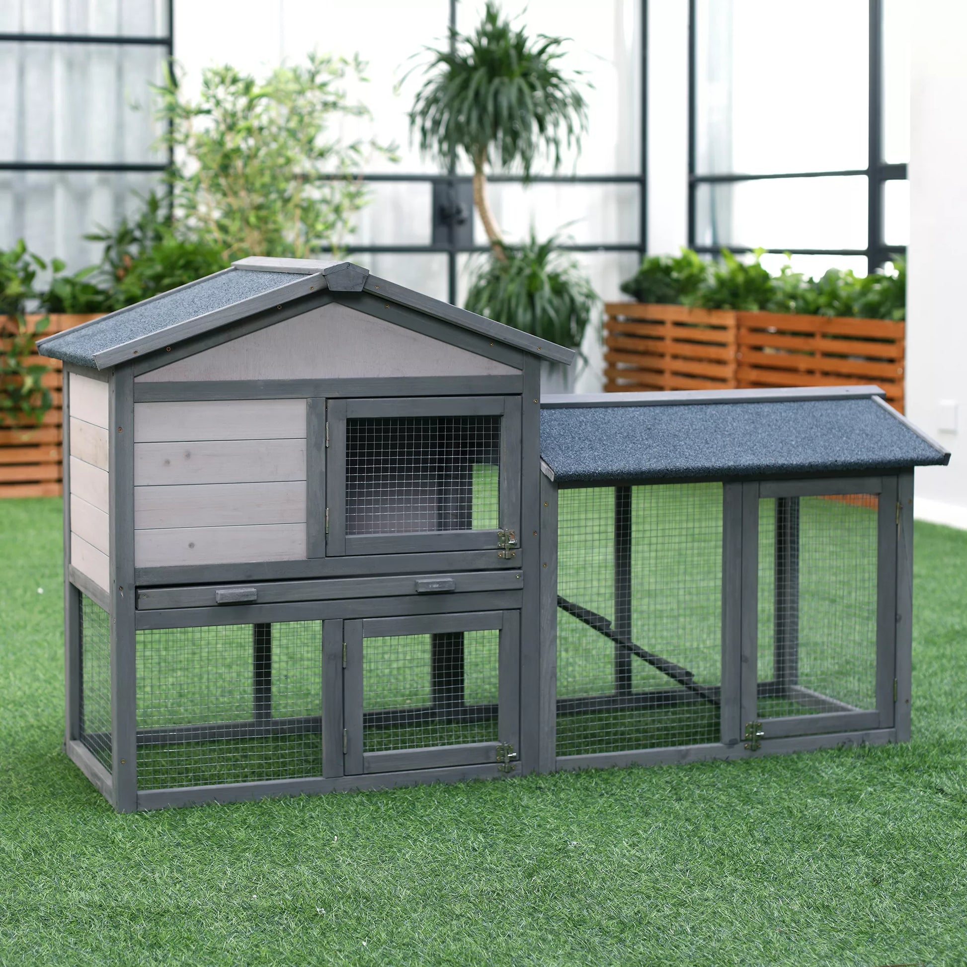 Mažų gyvūnėlių namelis su lauko aptvaru, jūrų kiaulyčių narvas lauke, mažų gyvūnėlių namelis iš eglės medienos, tamsiai pilkos spalvos, 147 x 54 x 84 cm