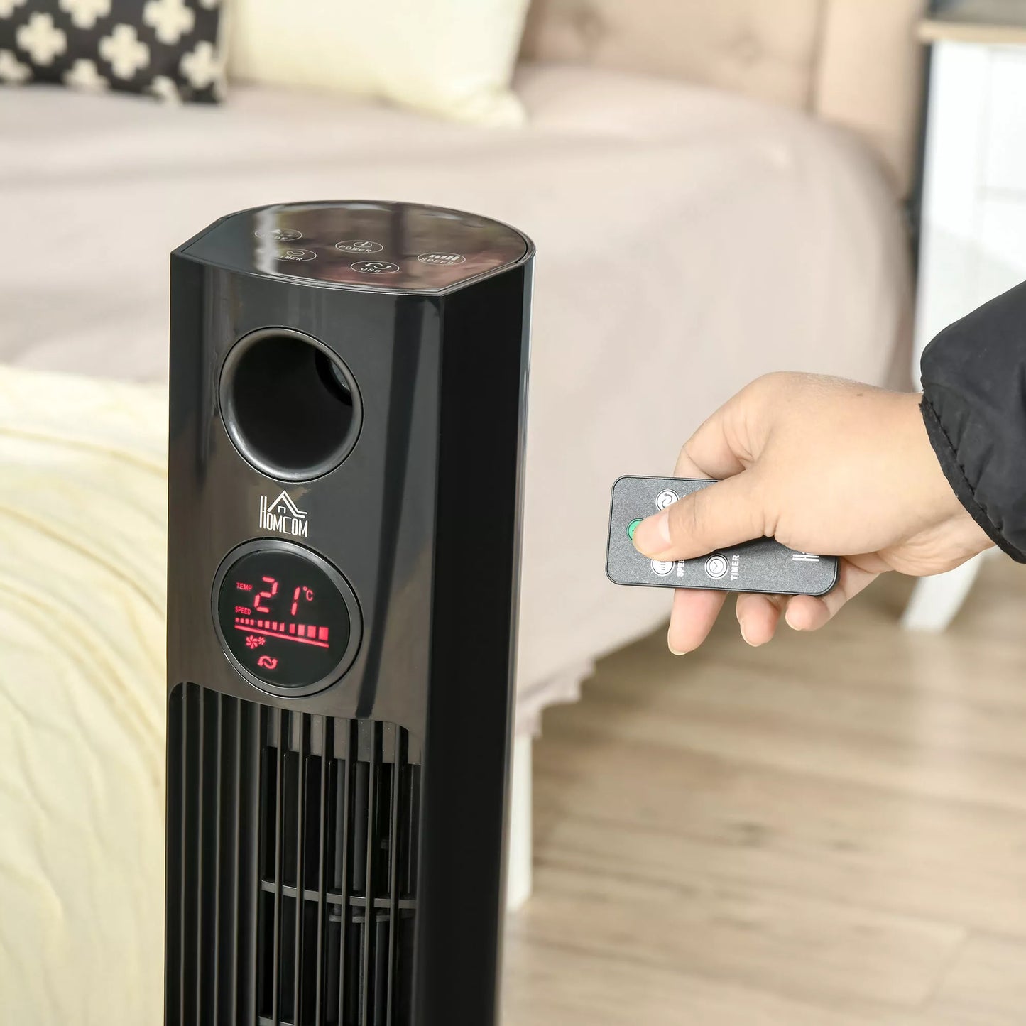 Bokštinis ventiliatorius su nuotolinio valdymo pultu 45 W 70° svyravimas Koloninis ventiliatorius Ventiliatorius su aromato difuzoriumi Laikmačio funkcija 3 ventiliacijos lygiai Juodas