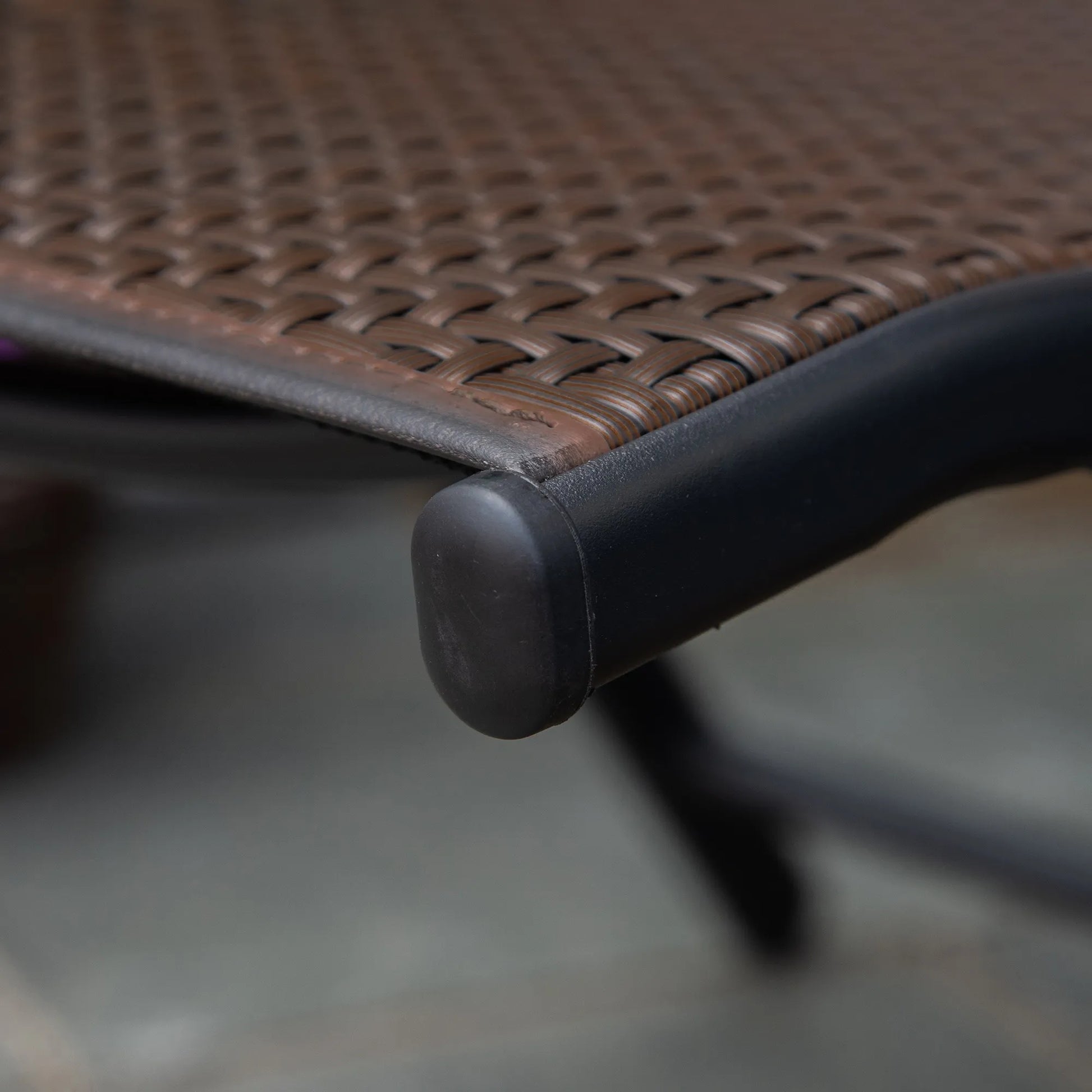 Polyrattan sodo kėdė Sulankstoma kėdė su 7 pakopų reguliuojamu atlošu, atspari oro sąlygoms, sulankstoma balkono kėdė, kempingo kėdė, 120 kg apkrova, sodo kėdės sodui, balkonui, 58x71x111 cm, ruda + juoda