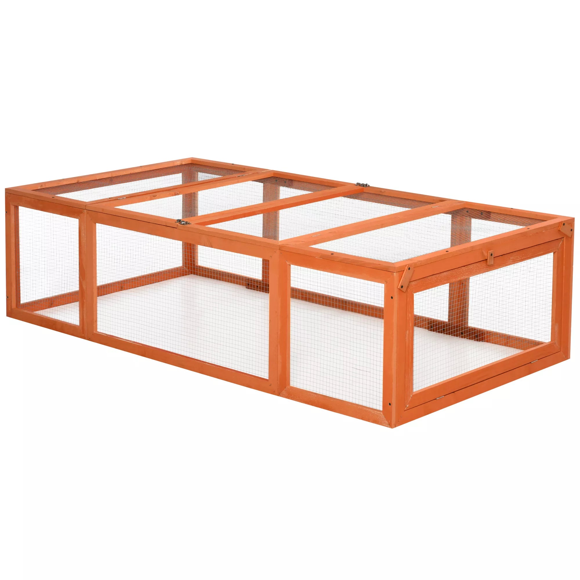 Oranžinis medinis aptvaras iš kito kampo