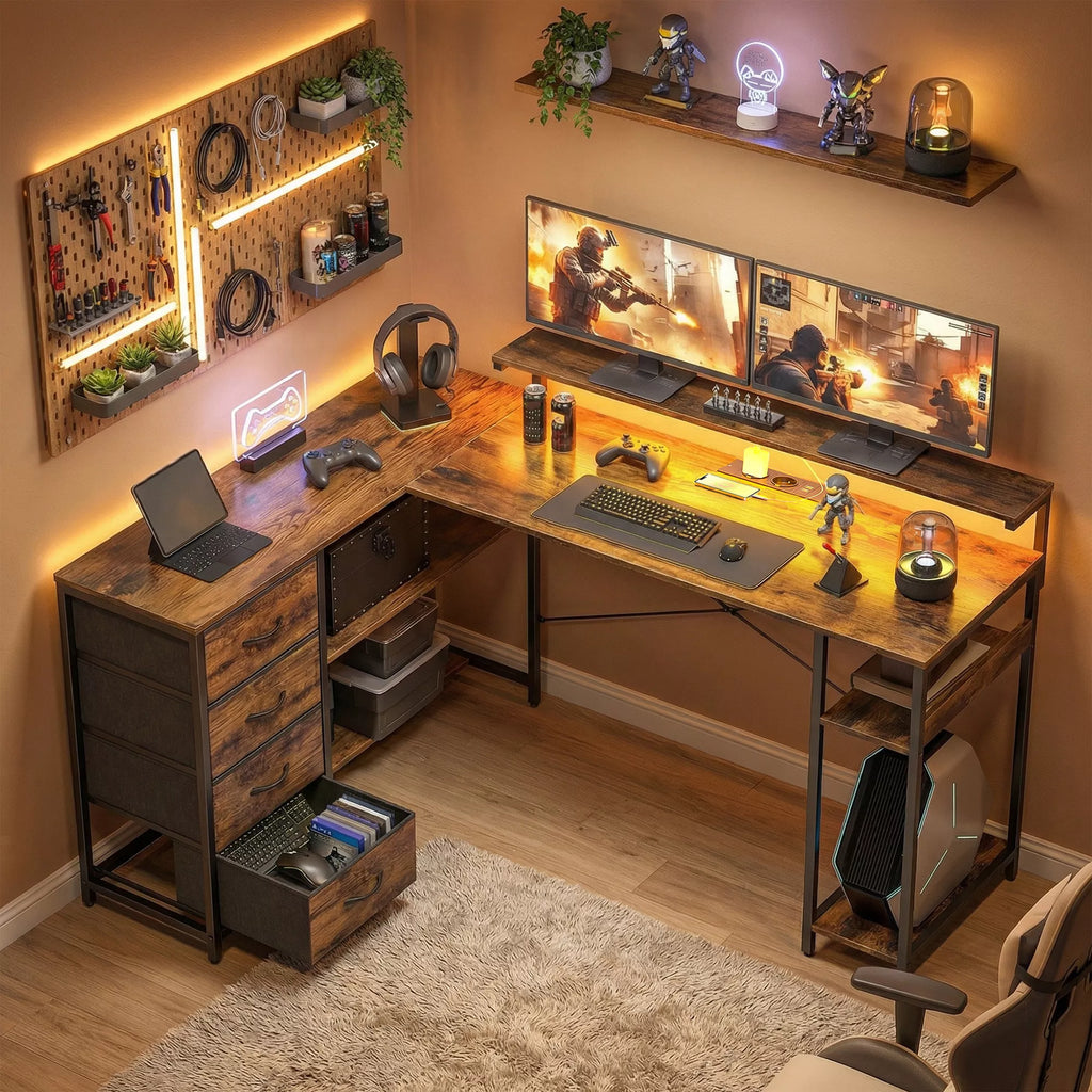 Žaidimų stalas L formos stalas su elektros jungtimi LED apšvietimu 4 stalčiais Monitoriaus stovu 155x110x91,4 cm Ruda