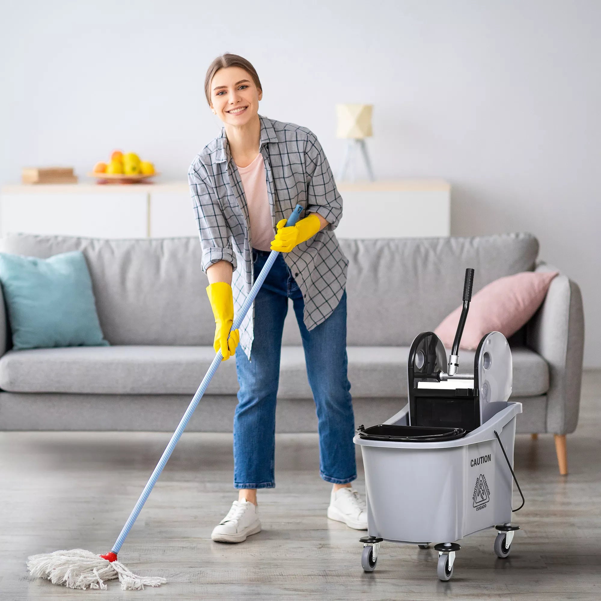 Valymo vežimėlis su šluotos spaustuku, 36 l, vandens atskyrimo pertvara, 4 ratukai, juodas/pilkas