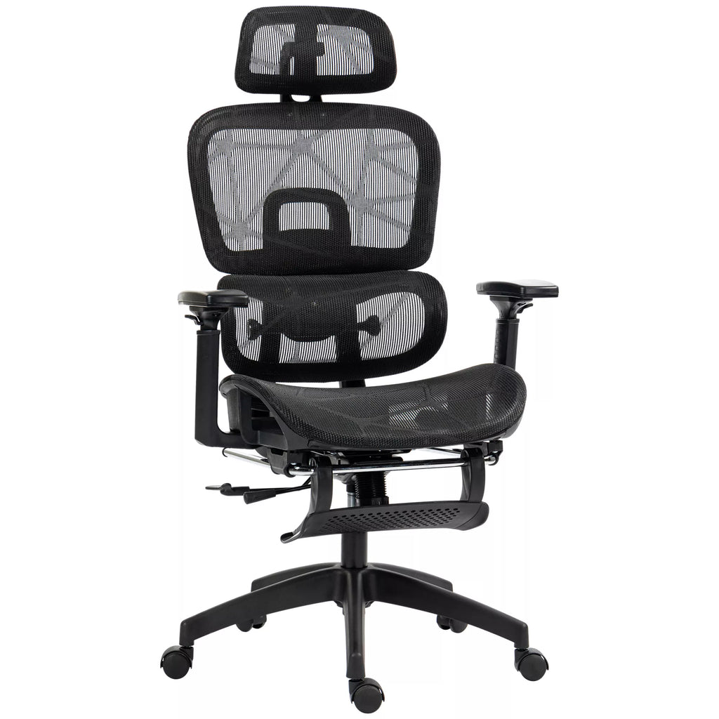 Juoda ergonominit biuro kėdė su tinkliniu atlošu, galvos atrama ir porankiais ant balto fono