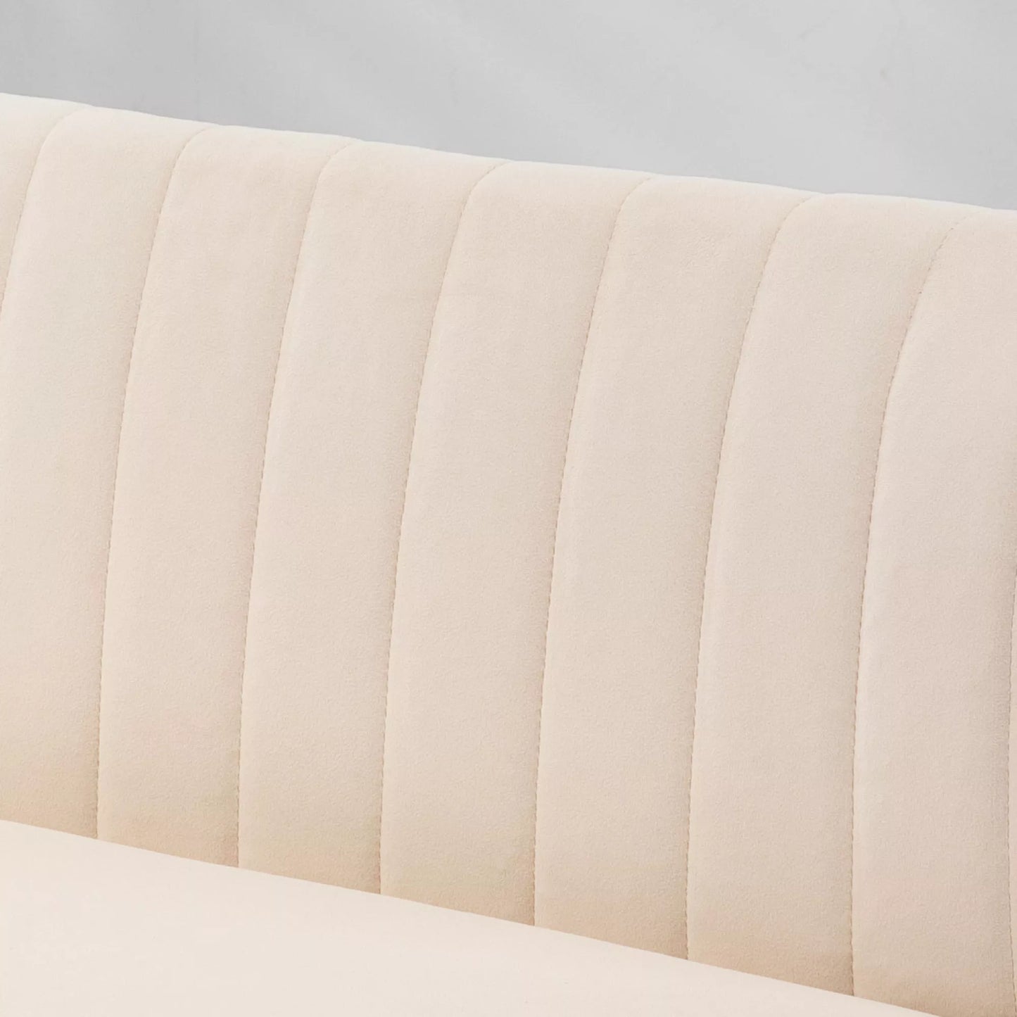 Sofa retro dizaino, 2 vietų sofa, medinės kojelės, 117 cm x 56,5 cm x 77 cm, kreminės baltos spalvos