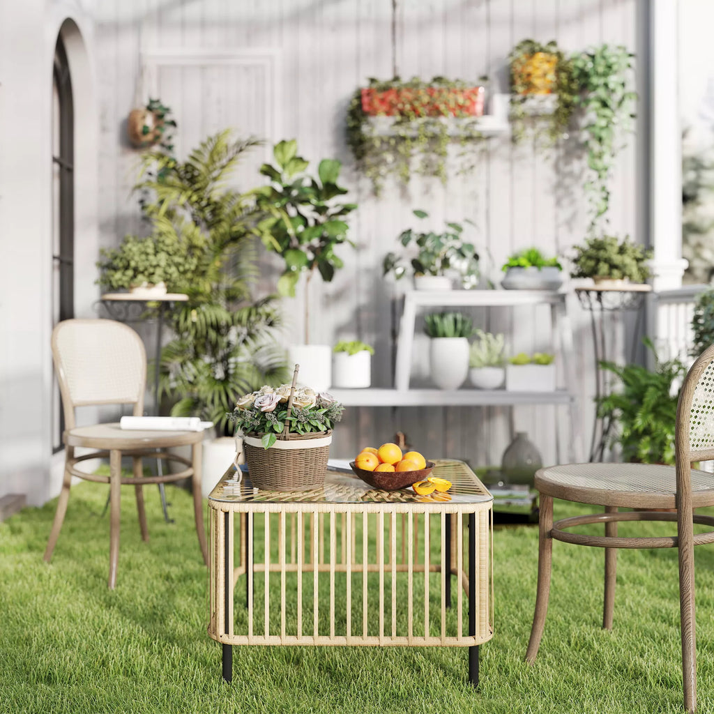 Polyrattan sodo stalas, 65 x 65 x 43 cm, atsparus atmosferos poveikiui, kvadratinis pagalbinis stalas su stikliniu stalviršiu, natūralaus medžio