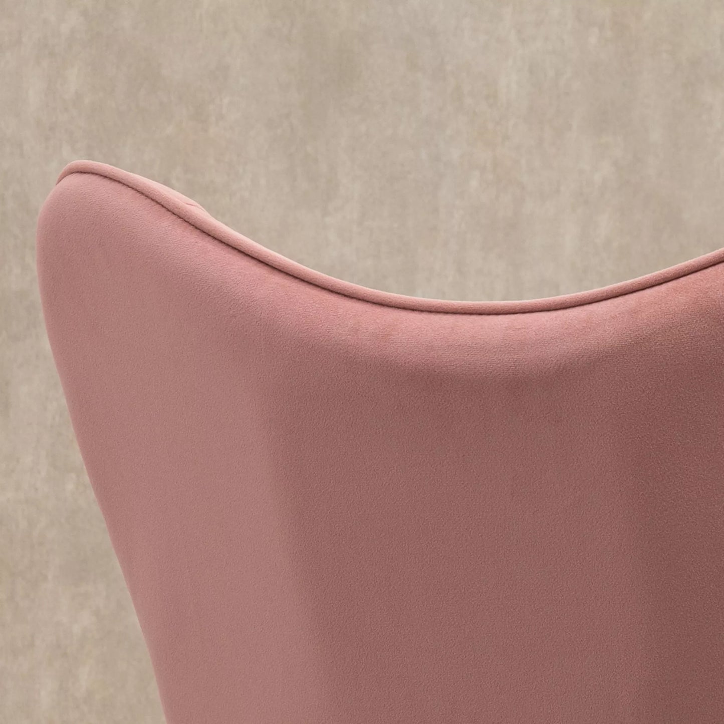 Supamasis krėslas su dygsniavimu, medinėmis atramomis, aksomo išvaizda, iki 150 kg, Rožinė