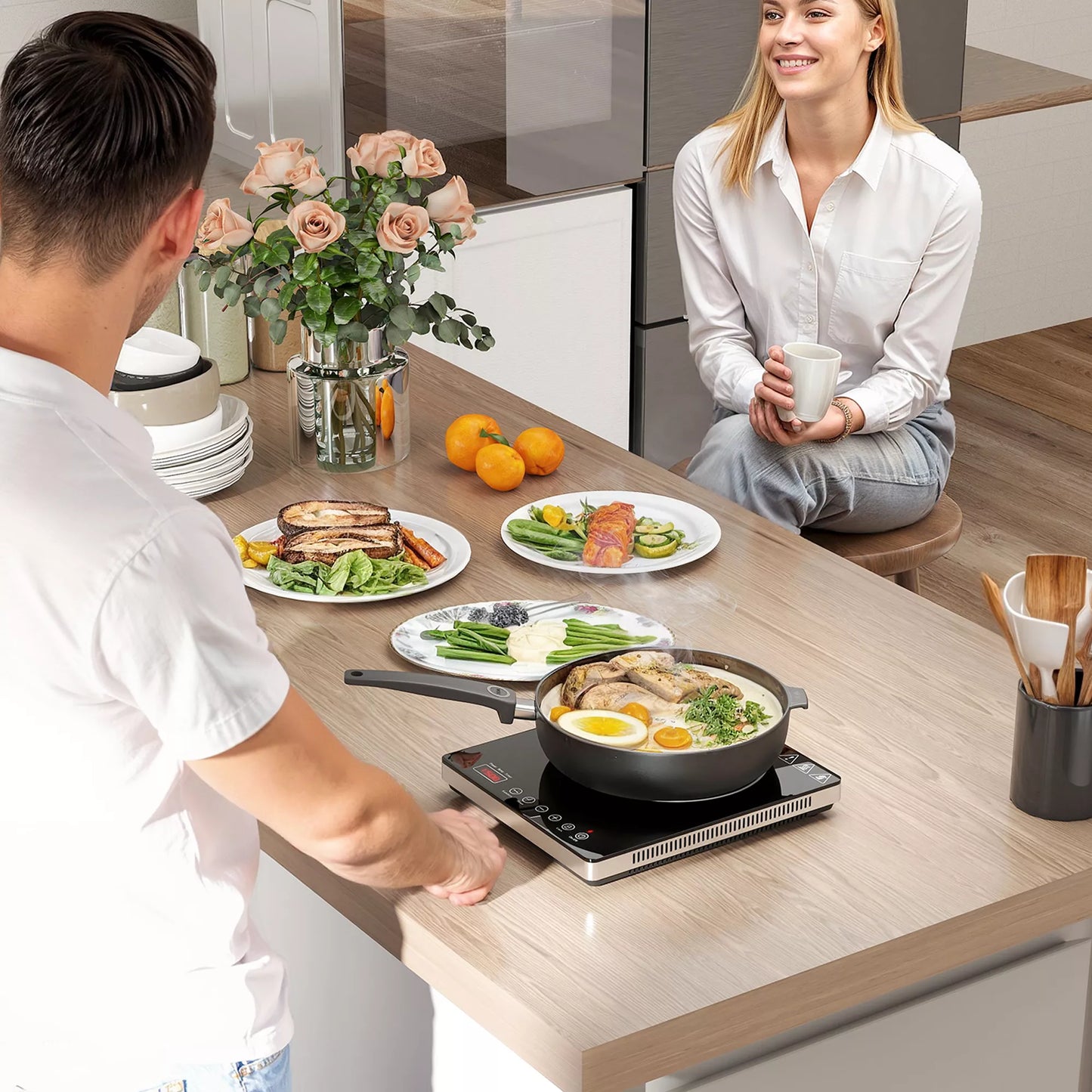 Indukcinė kaitlentė su 10 pakopų temperatūros valdymu, lietimui jautriu skydeliu, juoda