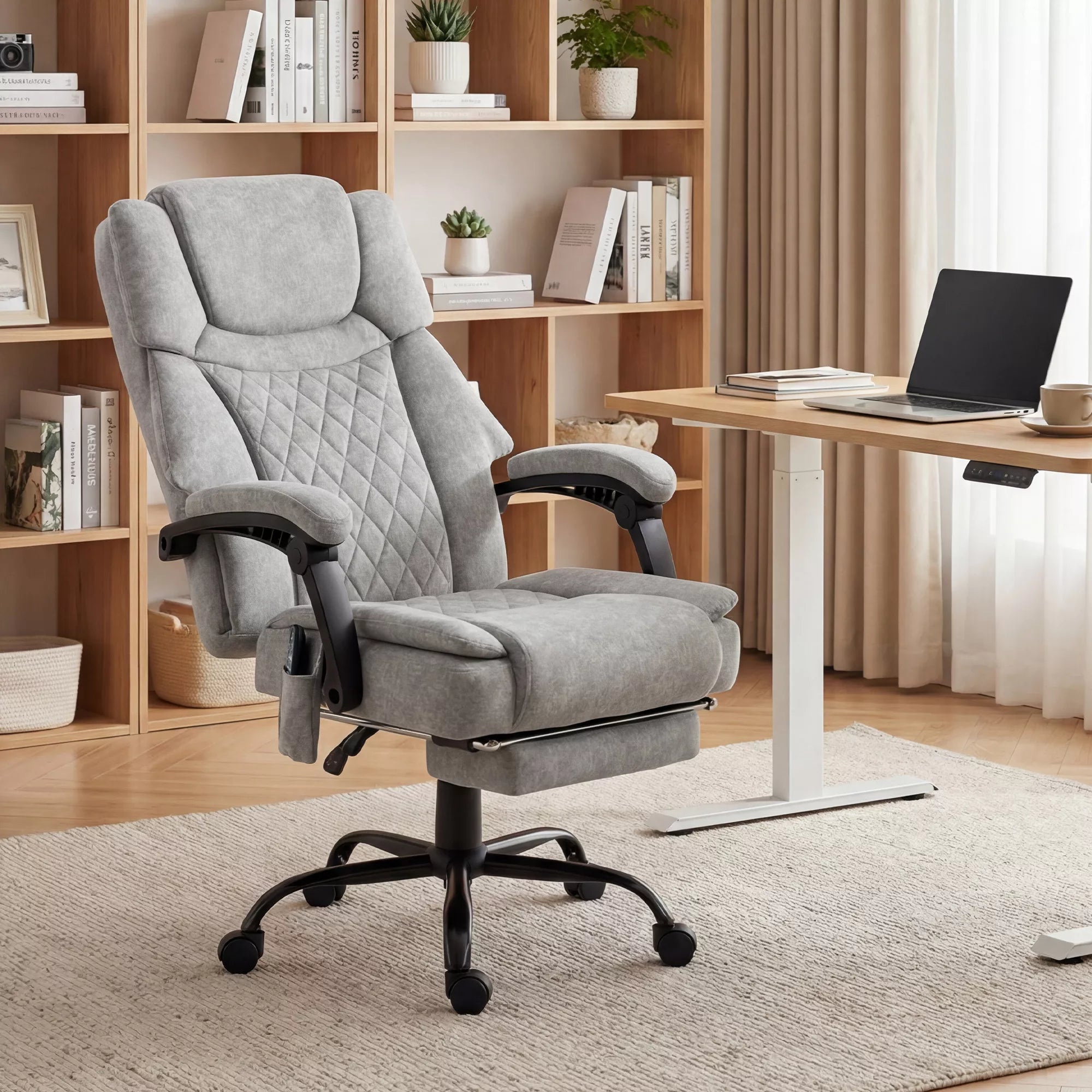 Aukšto atlošo masažinė biuro kėdė su vibracija, šildymo funkcija, reguliuojamu atlošu, kojų atrama, nuotolinio valdymo pultu, pilkos spalvos