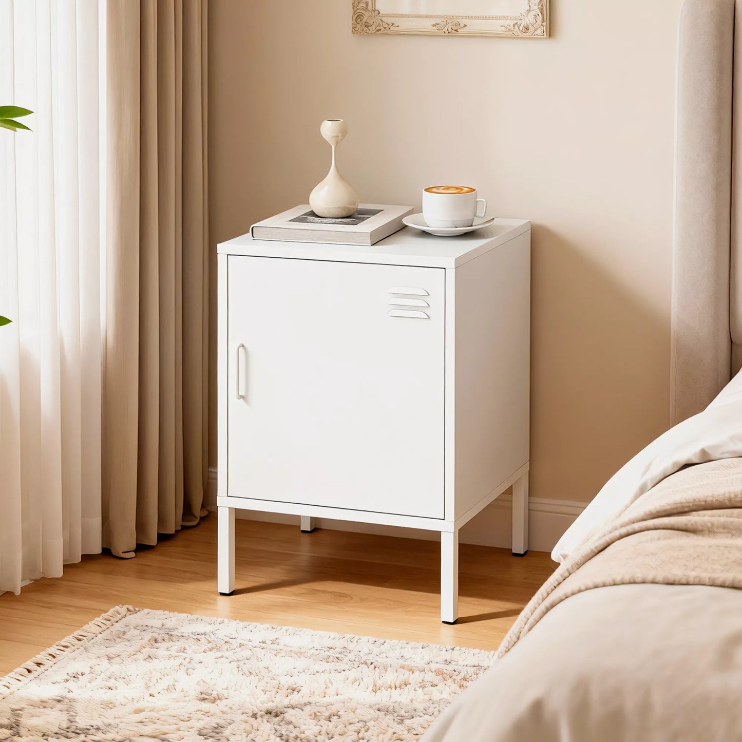 Plieninis naktinis staliukas, pagalbinis staliukas įvairiems tikslams, reguliuojama lentyna, miegamajam, svetainei, baltas