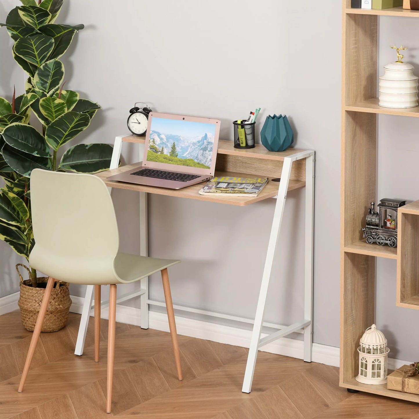 Rašomasis stalas, kompiuterio stalas su lentyna ir kabelių valdymo sistema, modernus stalas su metaliniu rėmu darbo kambariui, miegamajam, namų biurui, 84 x 45 x 85 cm, Balta+Ąžuolas