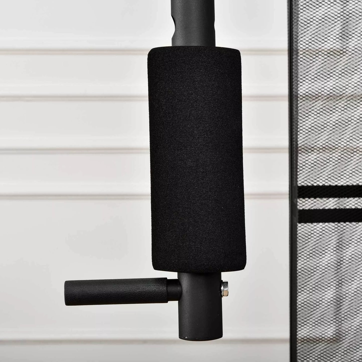 Jėgos stotis „Fitnessstation“ daugiafunkcinis treniruoklis jėgos treniruotėms su virve, 45 kg svarmenimis, juodos spalvos