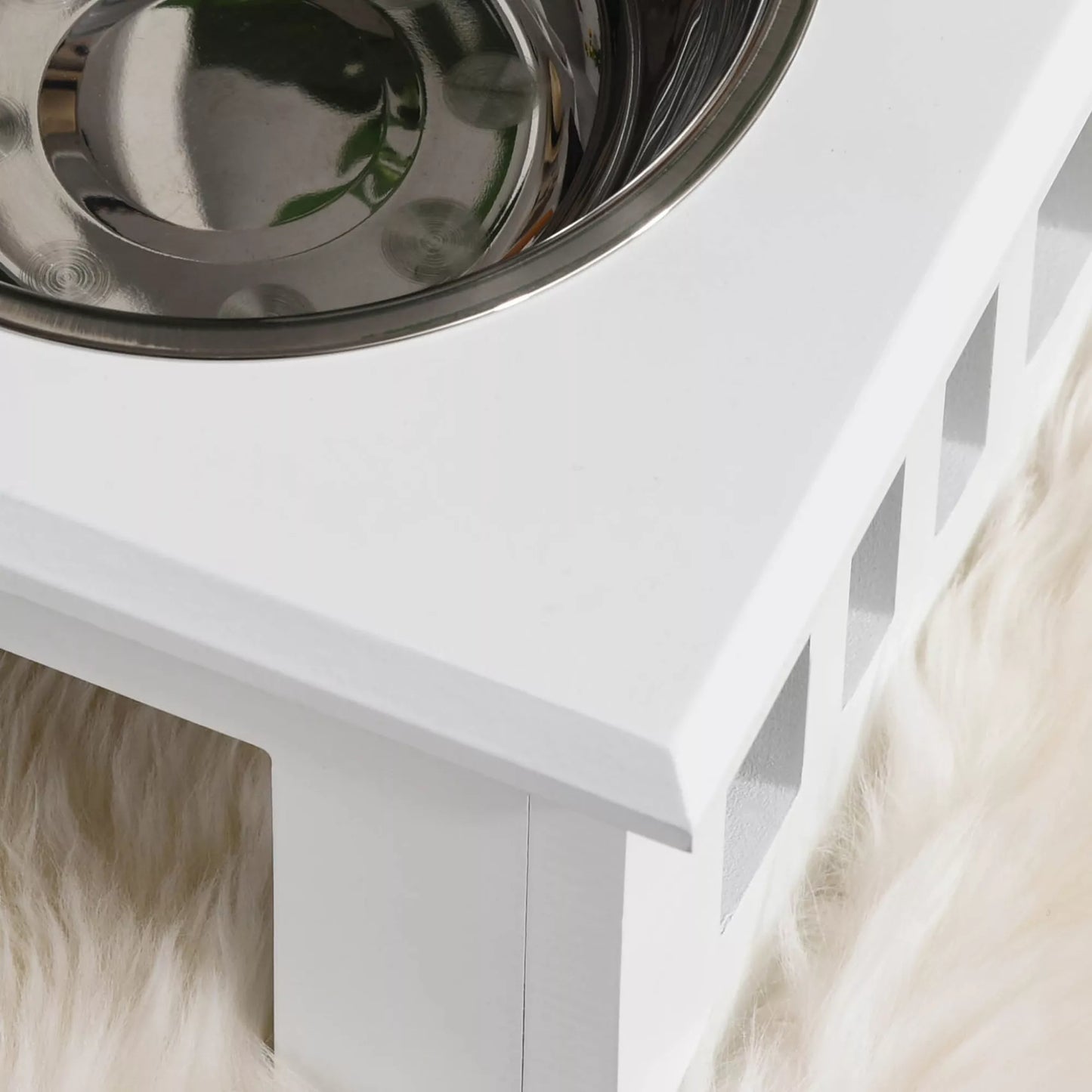 Šunų maitinimo stotis, neslidus, 58,4 x 30,5 x 25,4 cm, balta, 2 l talpos dubuo