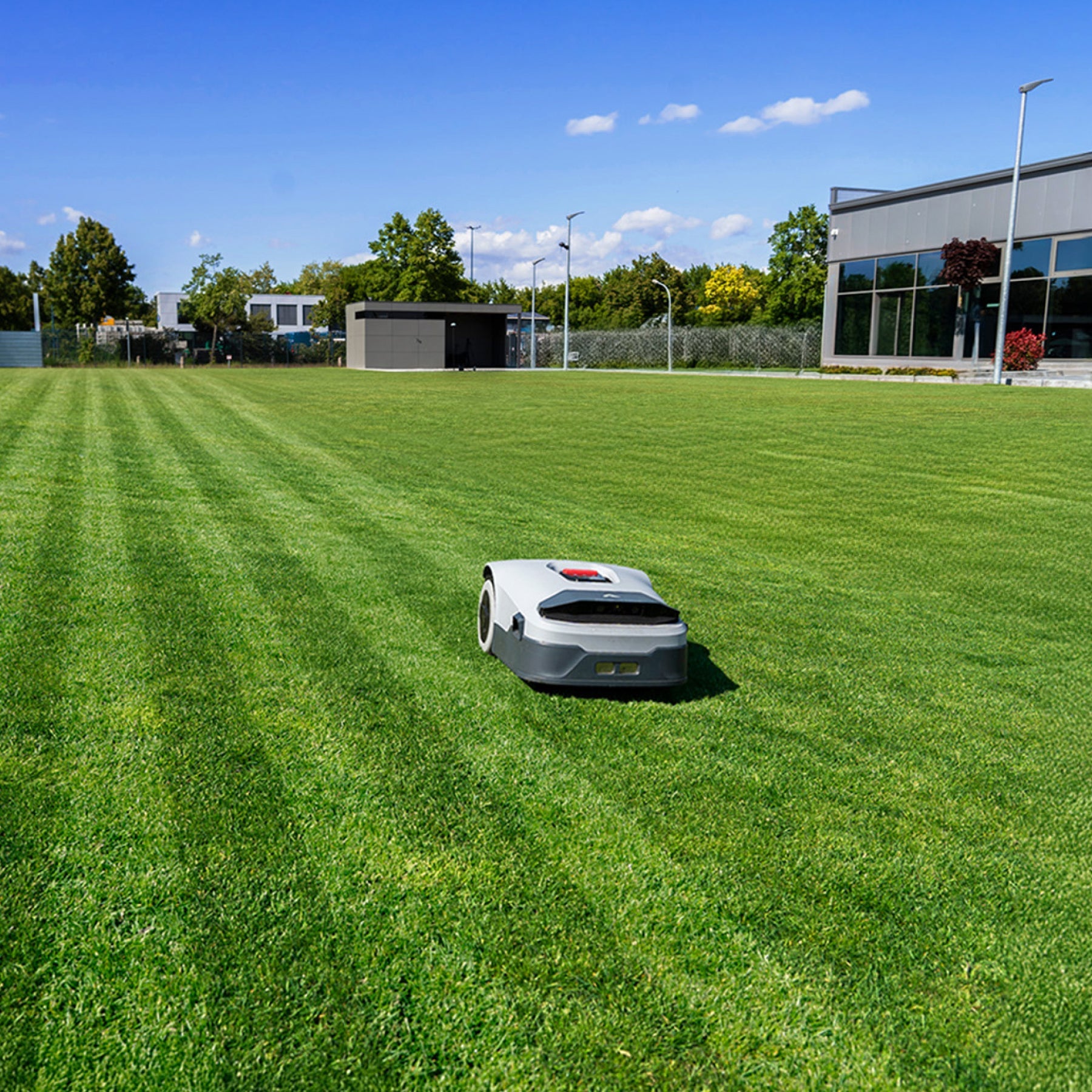 Vejos robotas Anthbot Genie 800 (1500 m²)