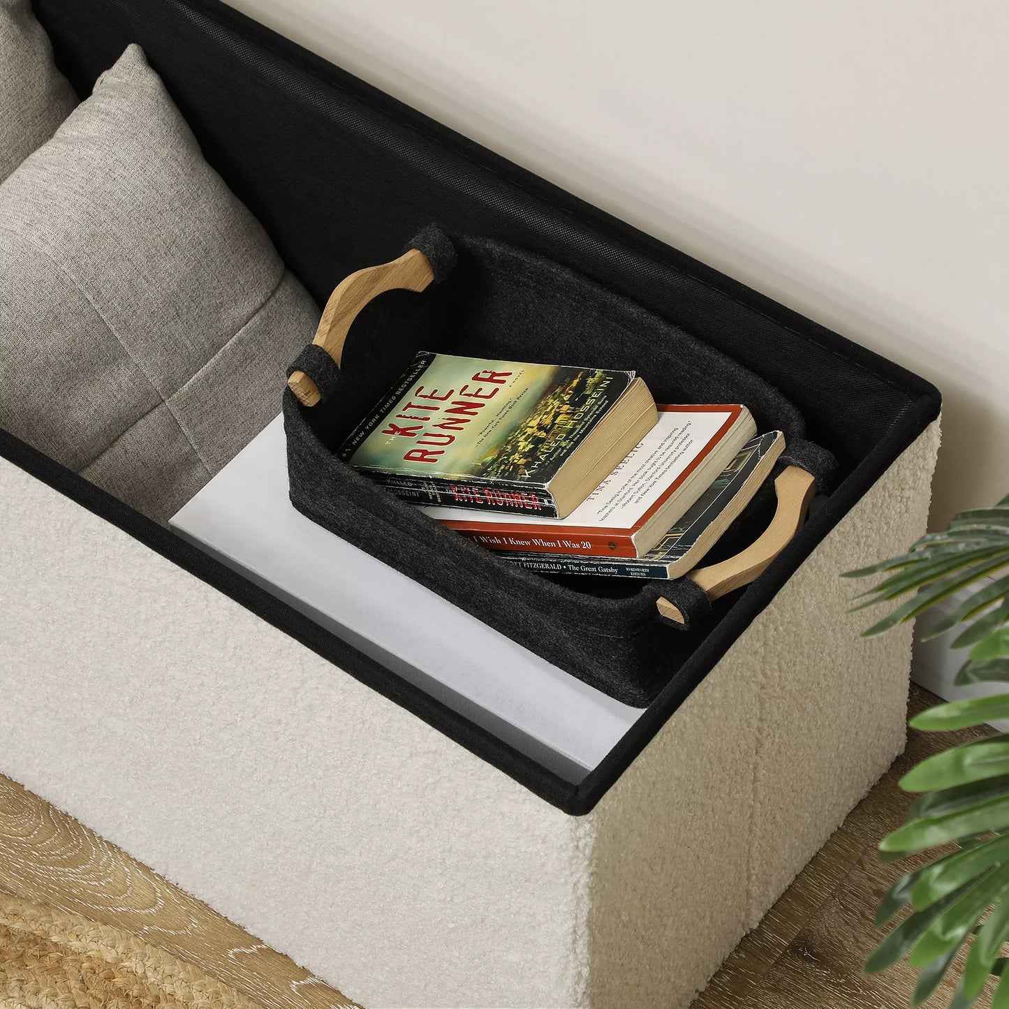 Sandeliukų pufas, minkštas suoliukas su daiktadėže ir dangčiu svetainei, miegamajam, koridoriui, kreminės baltos spalvos