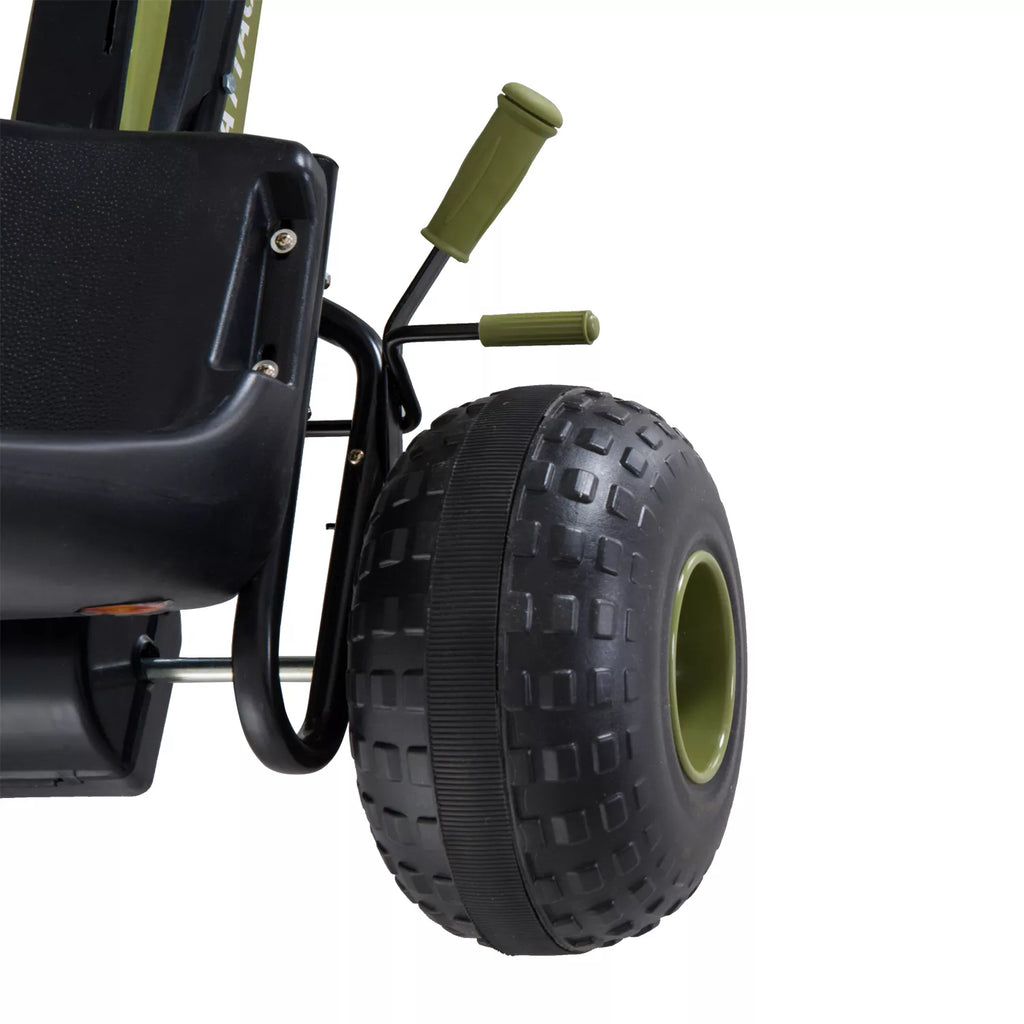 Žalio go-kart automobilio rato detalė iš arti