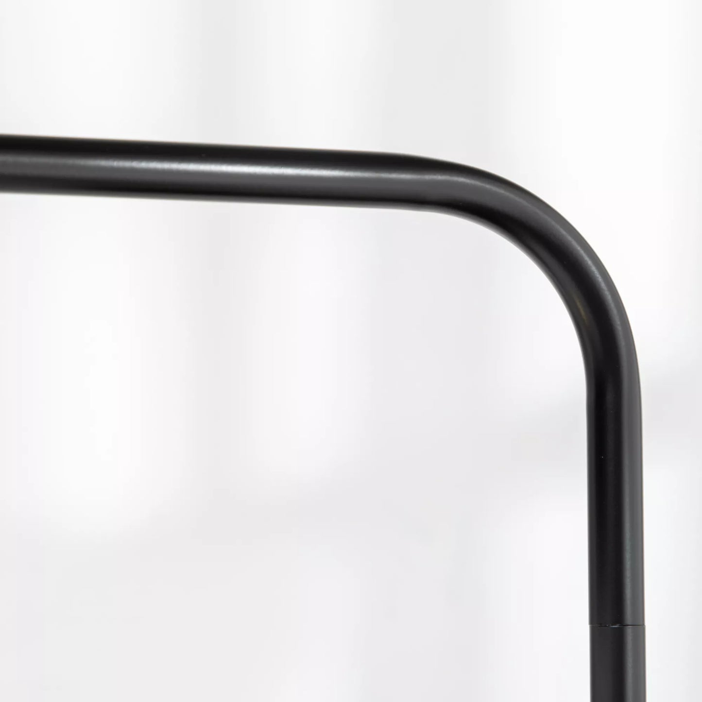 Pastatomas šviestuvas su kojiniu jungikliu, grindininė lempa su audinio gaubtu, plienas, baltas.