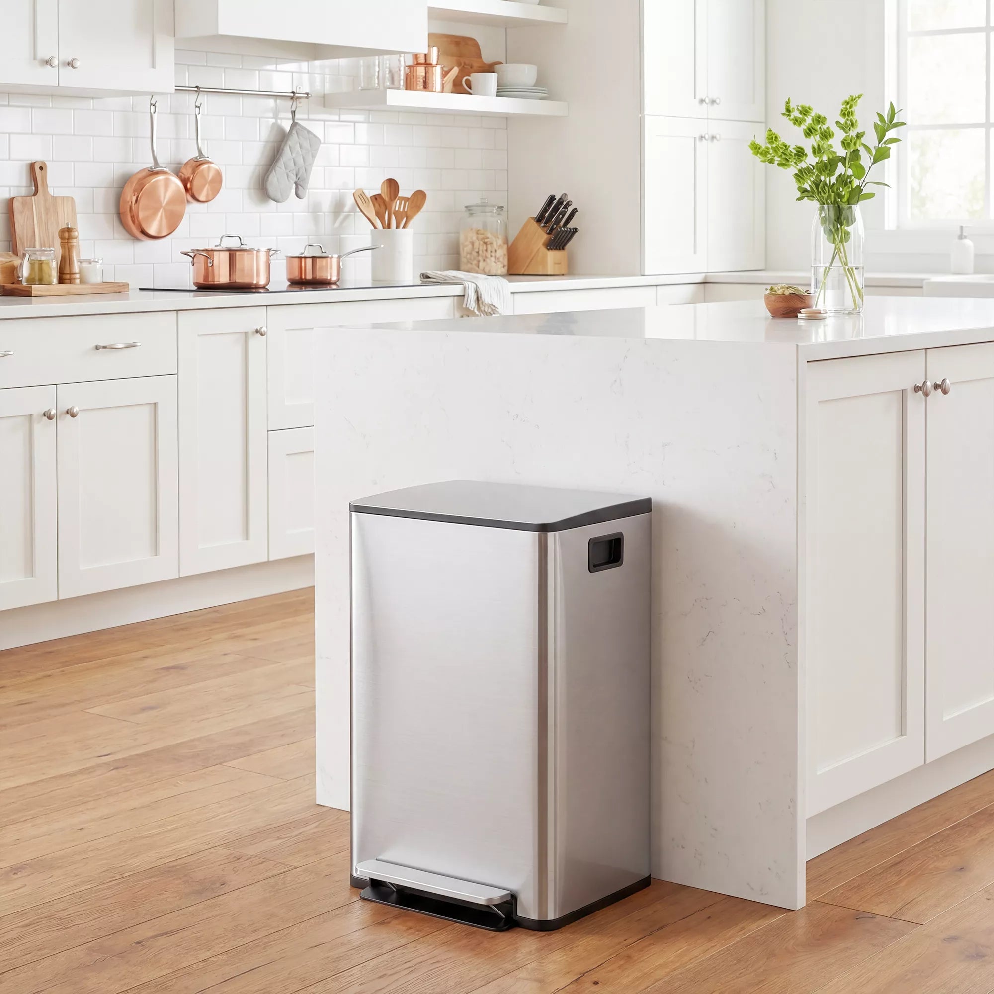 Šiukšliadėžė su 2x30 l skyrių, minkštu uždarymo dangčiu, apsaugota nuo pirštų atspaudų, nerūdijančio plieno, sidabrinė