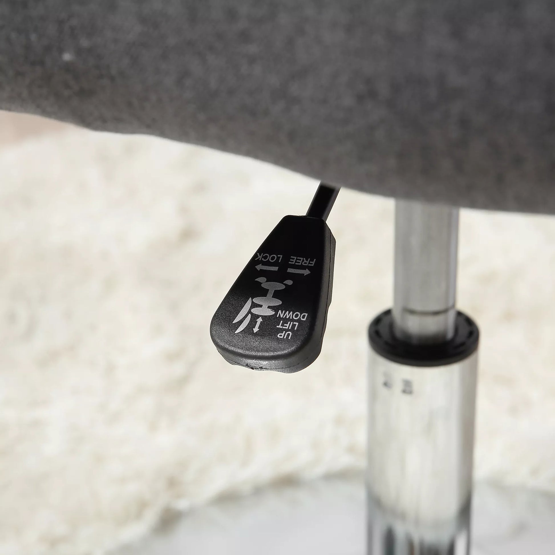 Pasukama kėdė, aukštyje reguliuojama biuro kėdė, lininio tipo poliesteris, metalas, 60 x 60 x 79-91 cm, tamsiai pilkos spalvos.