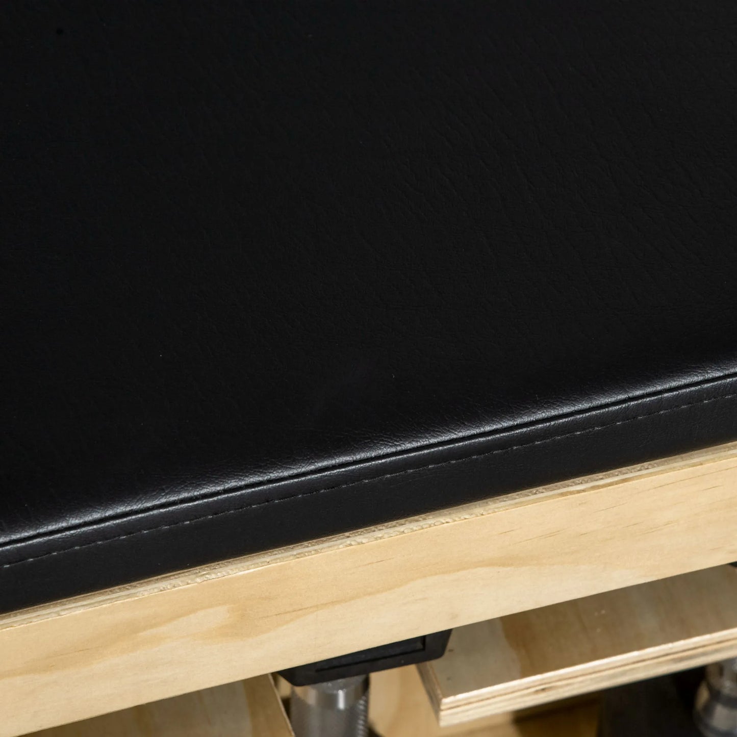 Treniruočių suolas su hantelių atrama, 1 laikymo krepšys, reguliuojamas 6 padėtimis, masyvmedis, natūrali + juoda spalva