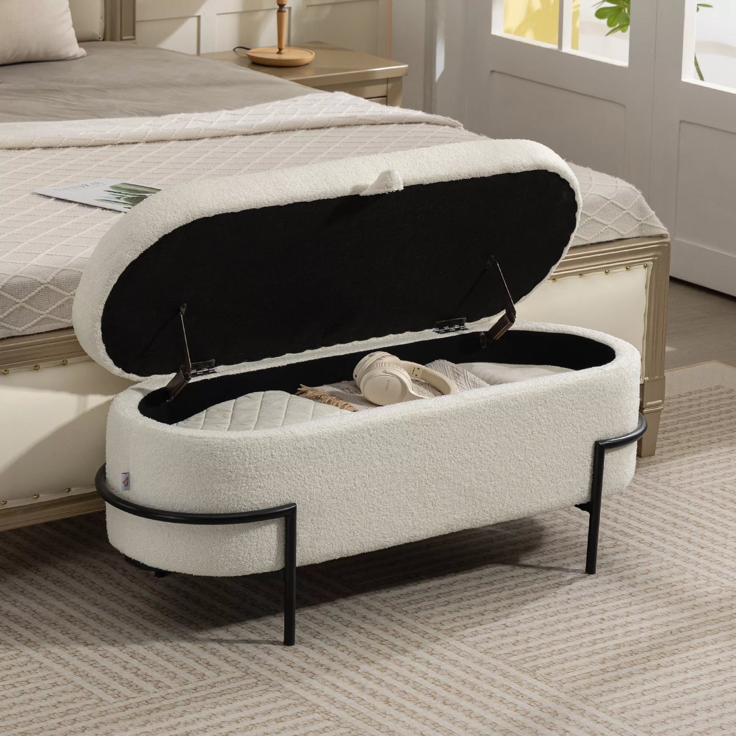 Sėdimoji dėžė, sėdimoji dėžė su dangčiu ir saugojimo erdve, plieninės kojos, minkšta sėdimoji dėžė su vilnoniu apmušalu, kreminė balta spalva