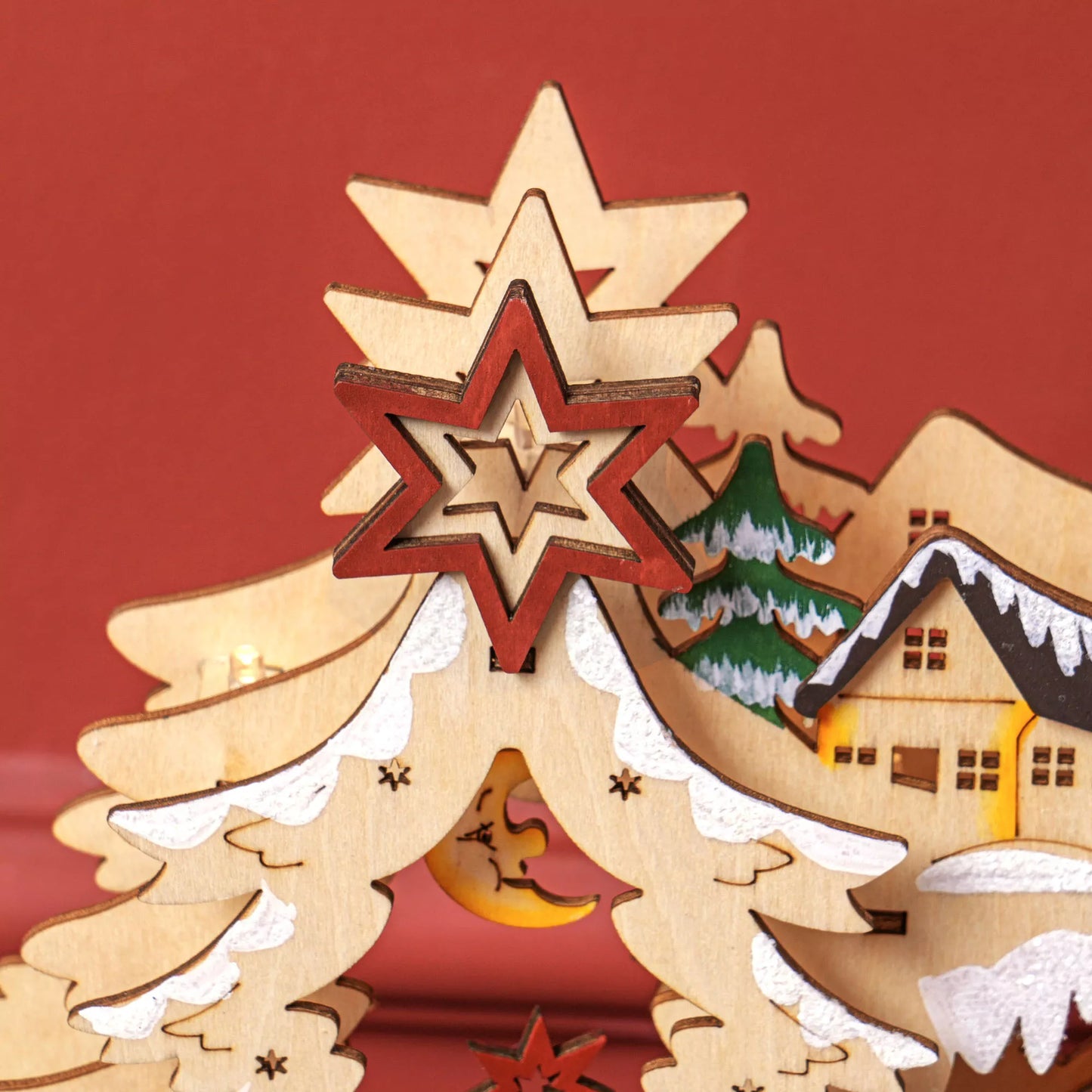 Kalėdinis kaimelis žiemos stebuklų šalyje, 20 LED lempučių, daugiasluoksnis, natūralaus medžio, 45 x 12 x 30 cm