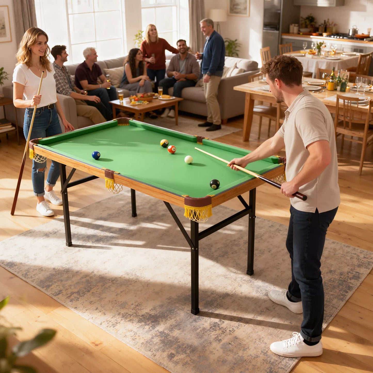 Sulankstomas mini biliardo stalas, 2 profesionalios lazdos, 16 kamuolių, trikampis kamuoliams sudėti, šepetėlis, žalios spalvos.