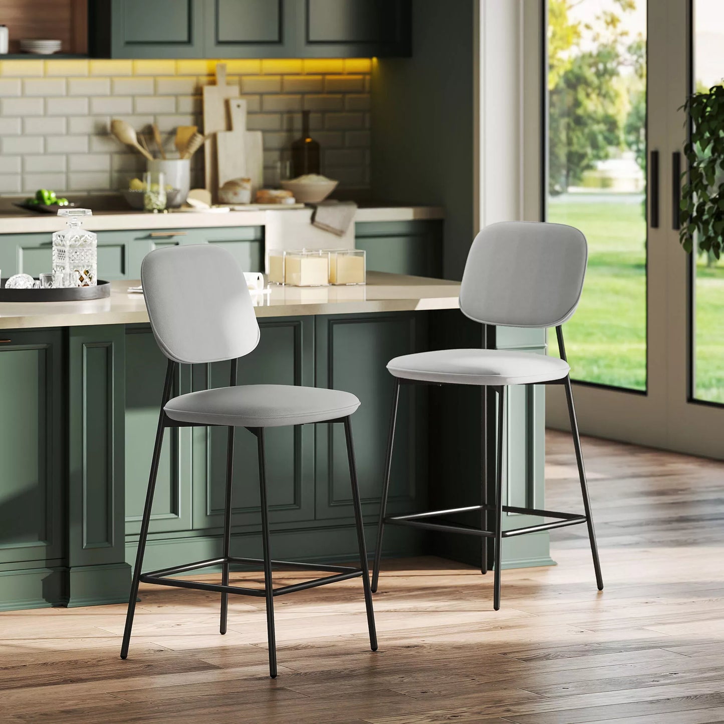 Baro kėdžių komplektas, 2 vnt. minkštų kėdžių su aksomo užvalkalu ir pakoju, plienas ir aksomas, 45x49x102 cm, šviesiai pilka