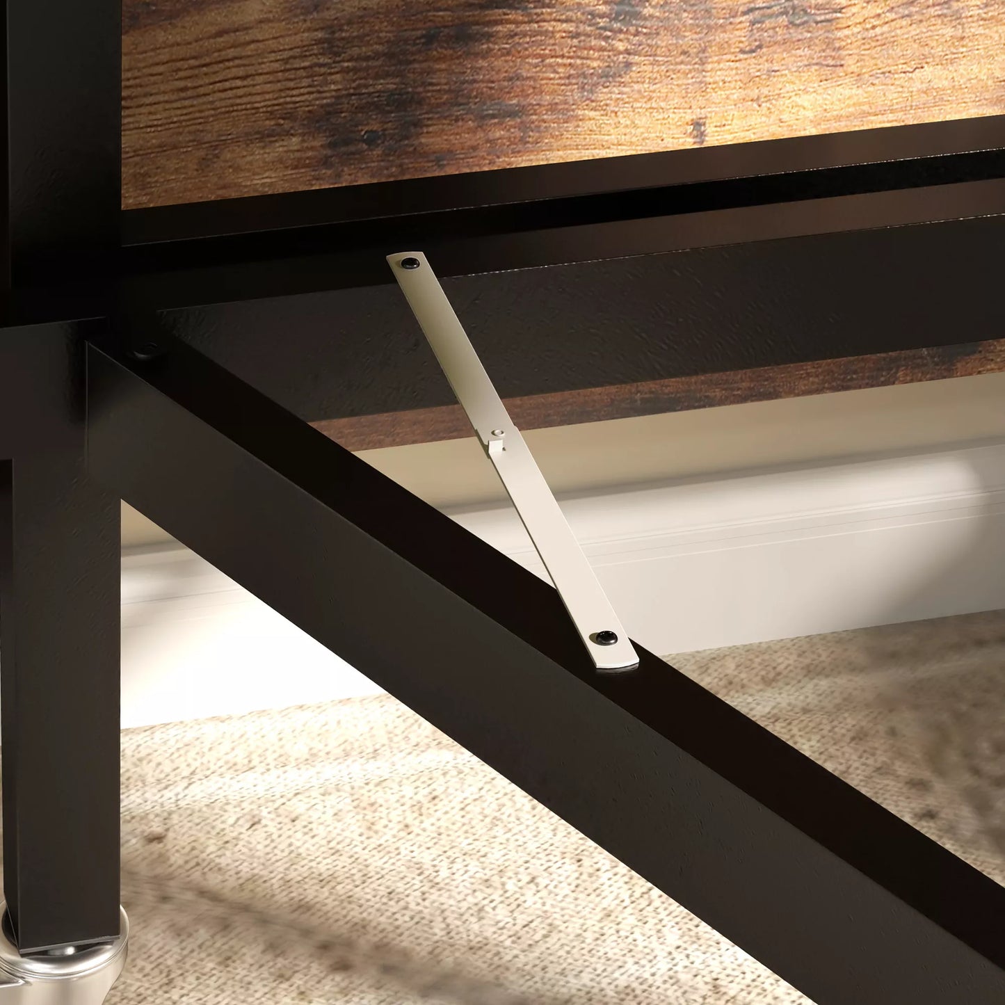 Sulankstomas valgomojo stalas, tinkamas iki 6 žmonių, su 6 ratukais ir stabdžiais, skirtas mažoms erdvėms, rudos spalvos.