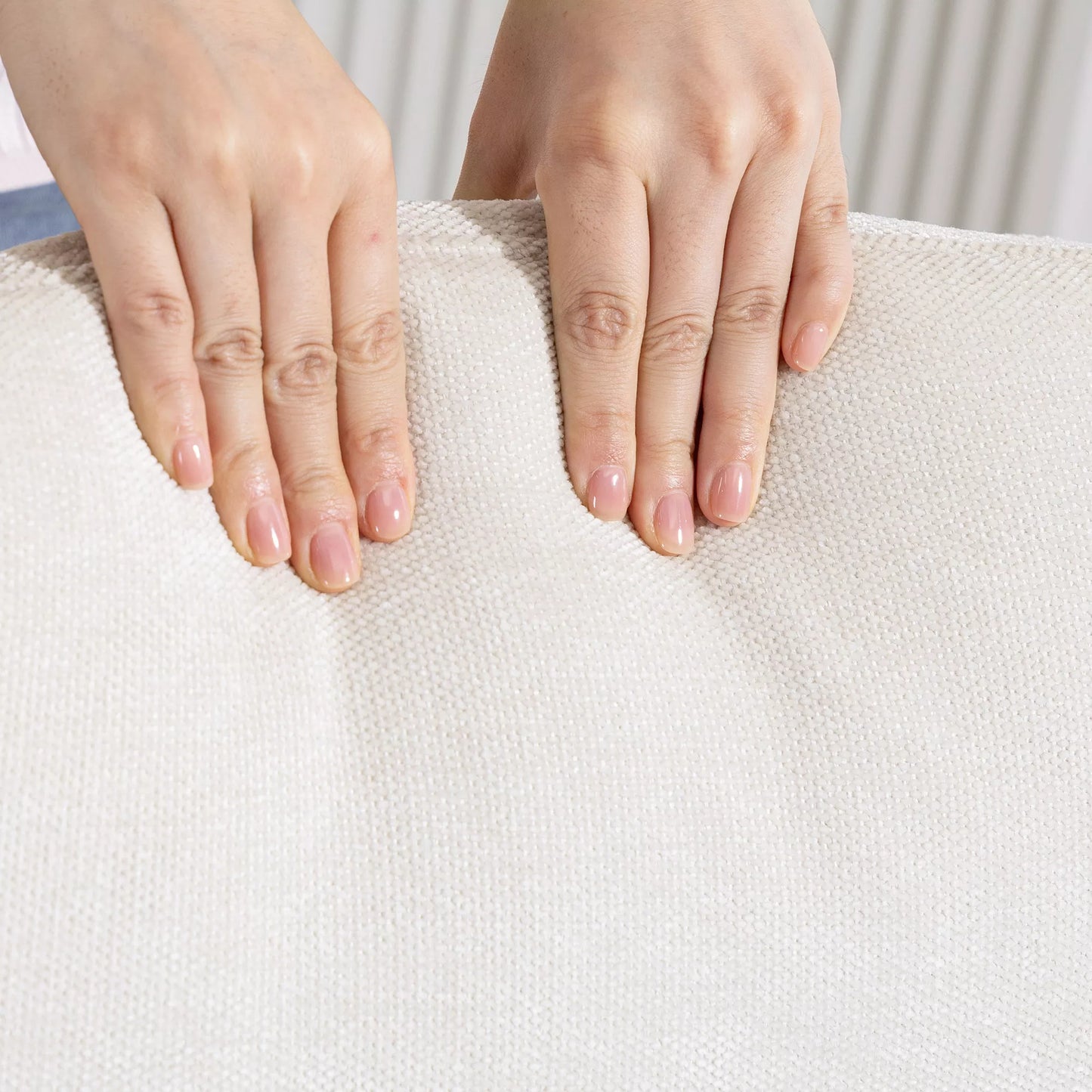 Minkštas fotelis su pufu, poilsio fotelis su aukštu atlošu, metalinis pagrindas, skirtas svetainei, miegamajam, smėlio spalvos