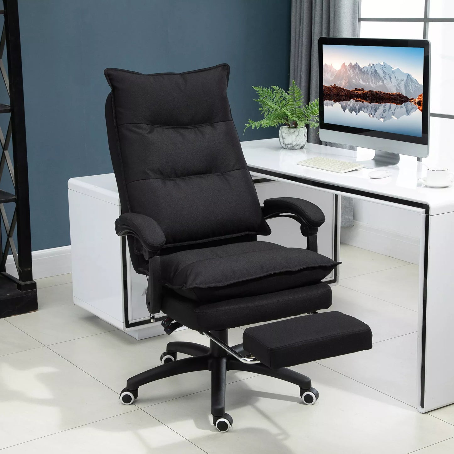 Ergonomiška biuro kėdė su masažo funkcija, su atlošo reguliavimo ir pasukimo funkcija, su kojų atrama, juoda.