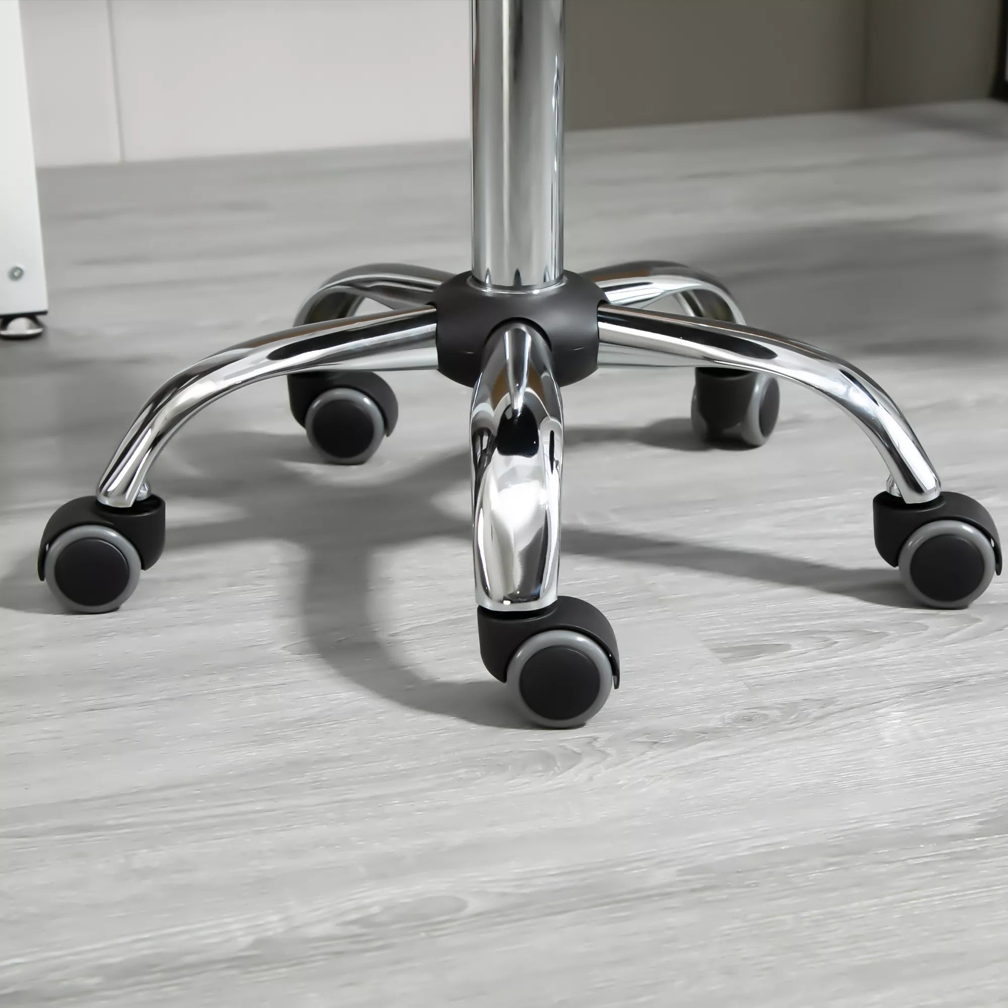Sukamoji taburetė reguliuojamu aukščiu iki 63 cm, juoda, 2 vnt.