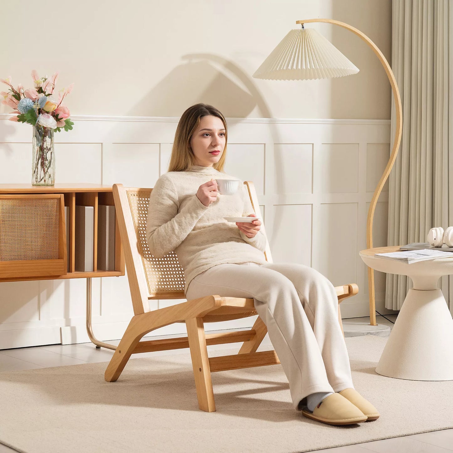 Rotango krepšys, skaitymo kėdė, medinis rėmas, plati sėdynė, 64 x 70 x 74 cm, natūralaus medžio N/A