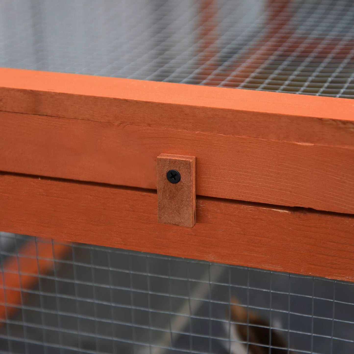 Laisvės aptvaras smulkiems gyvūnams, atverčiamas stogas, pušies mediena, oranžinis