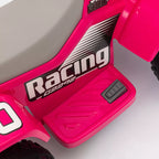 Rausvo keturračio šonas su užrašu Racing stambiu planu