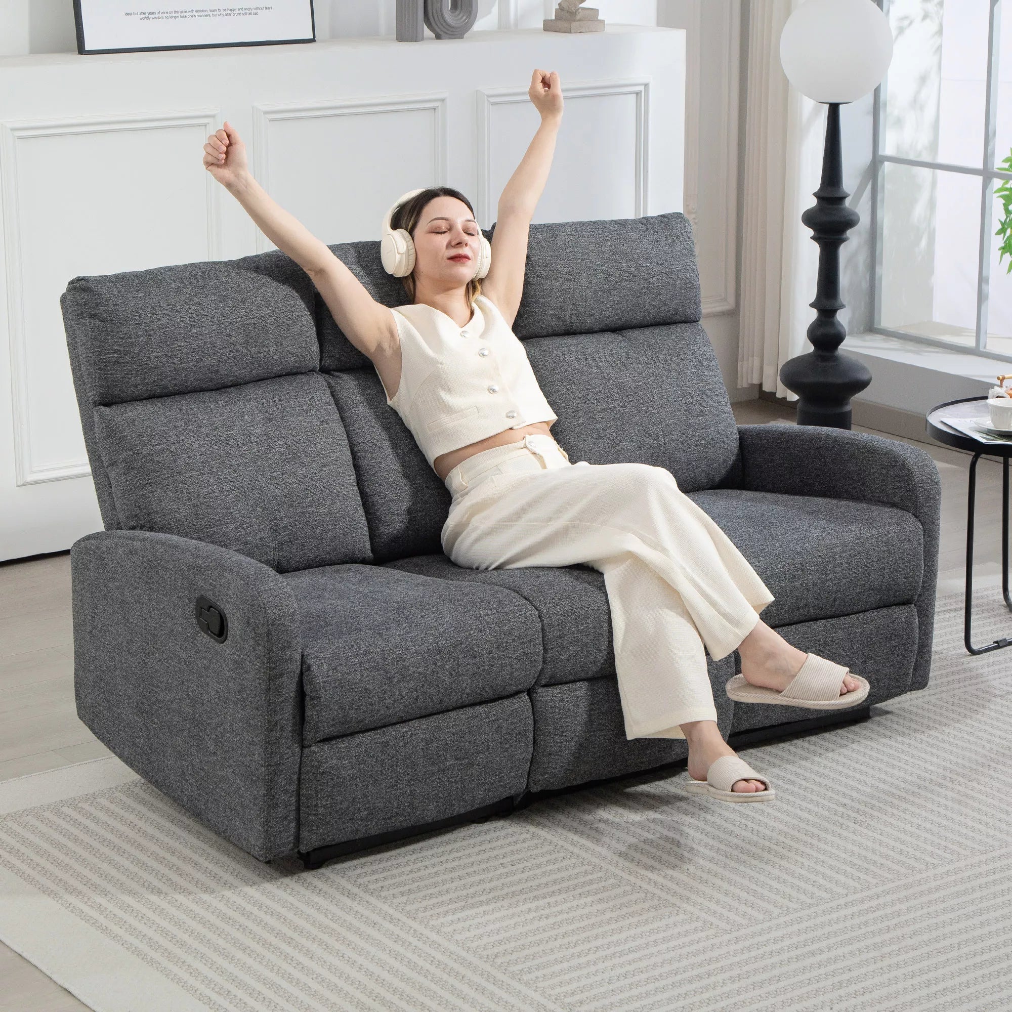 3 vietų sofa, individualiai reguliuojamos atlošos, kojų atrama, audinio apmušalas, metalas, pilka