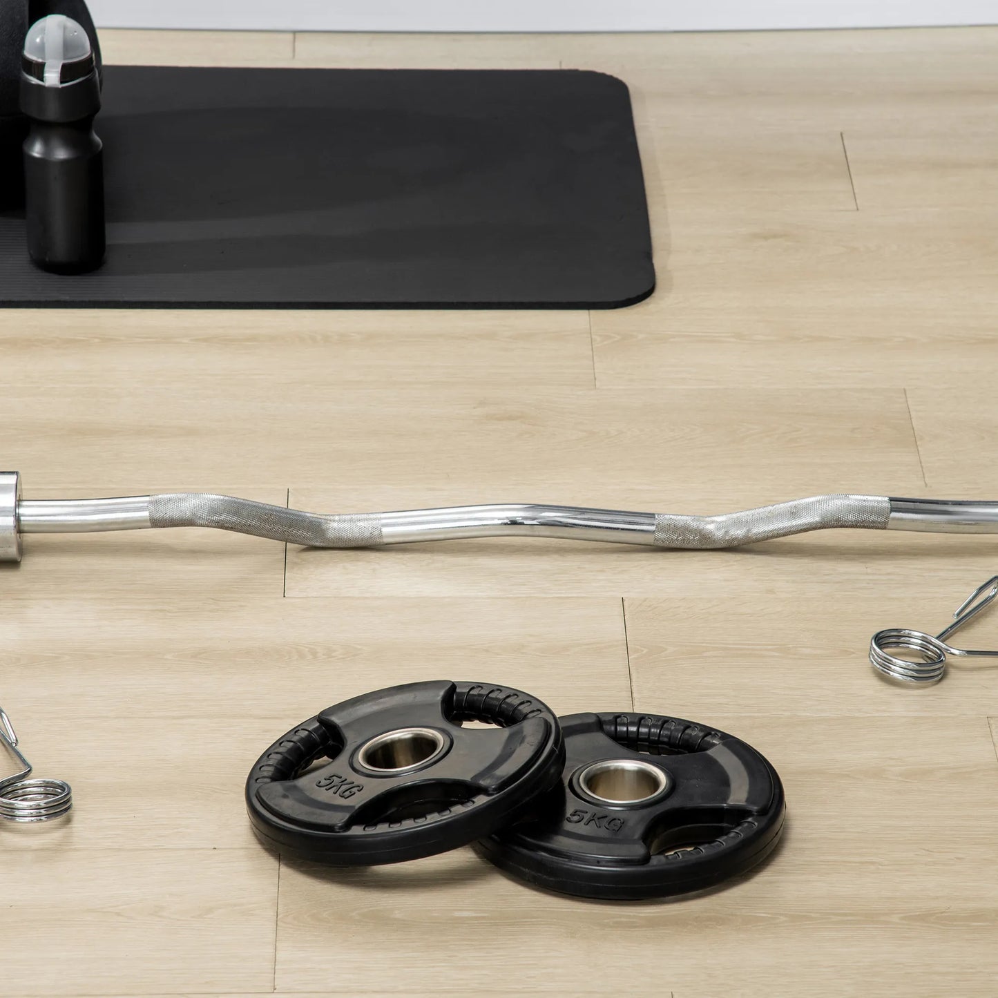 Hantelių diskai, 2 vnt. rinkinys, 5 kg kiekvienas diskas, trys rankenos, grindis tausojantis gumos apvalkalas, metalas