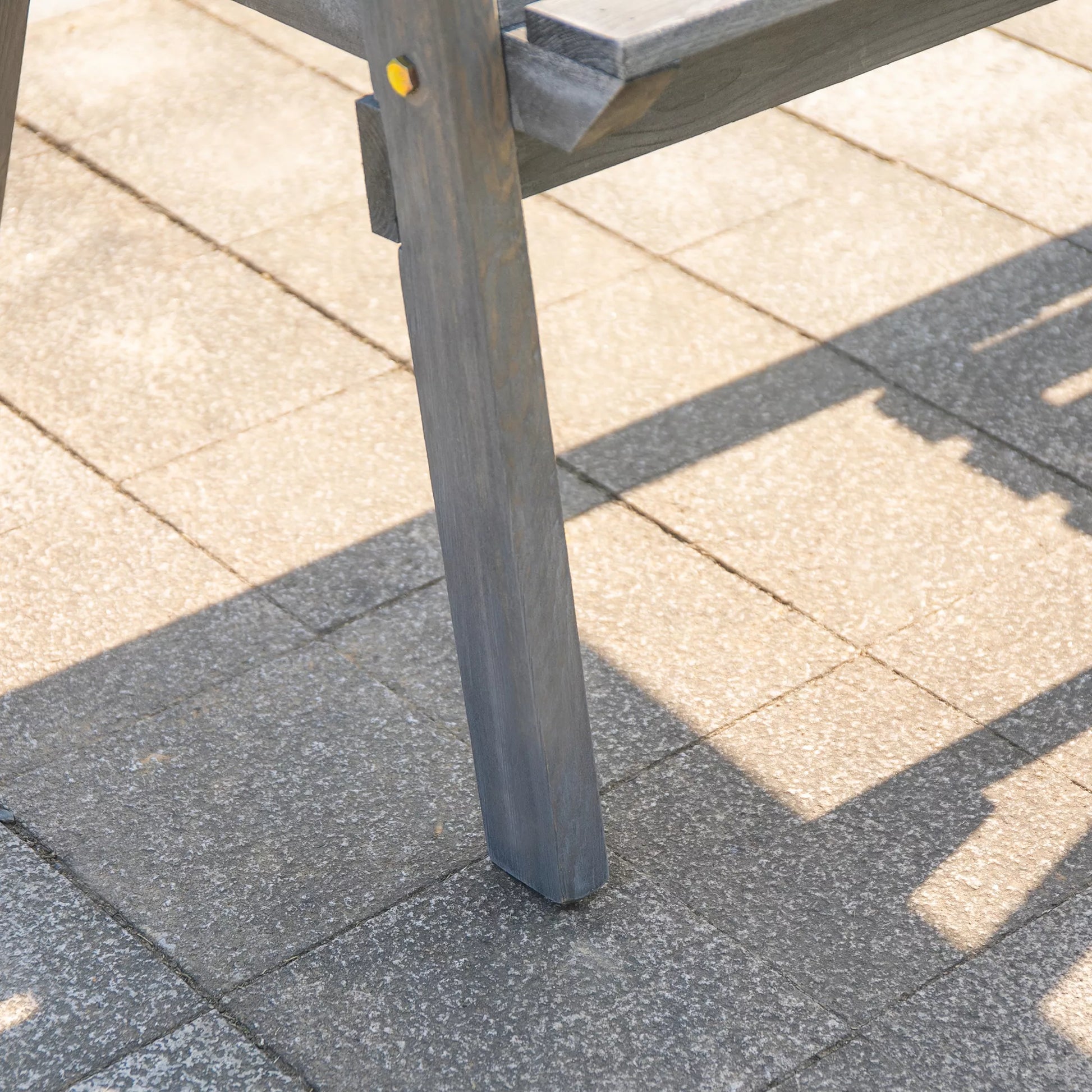 Sodo suoliukas su stalu, sėdimųjų grupė, sodo baldai, su skėčio skyle, suoliukas, 2 kėdės, masyvi mediena, pilka, 152 x 70 x 83 cm