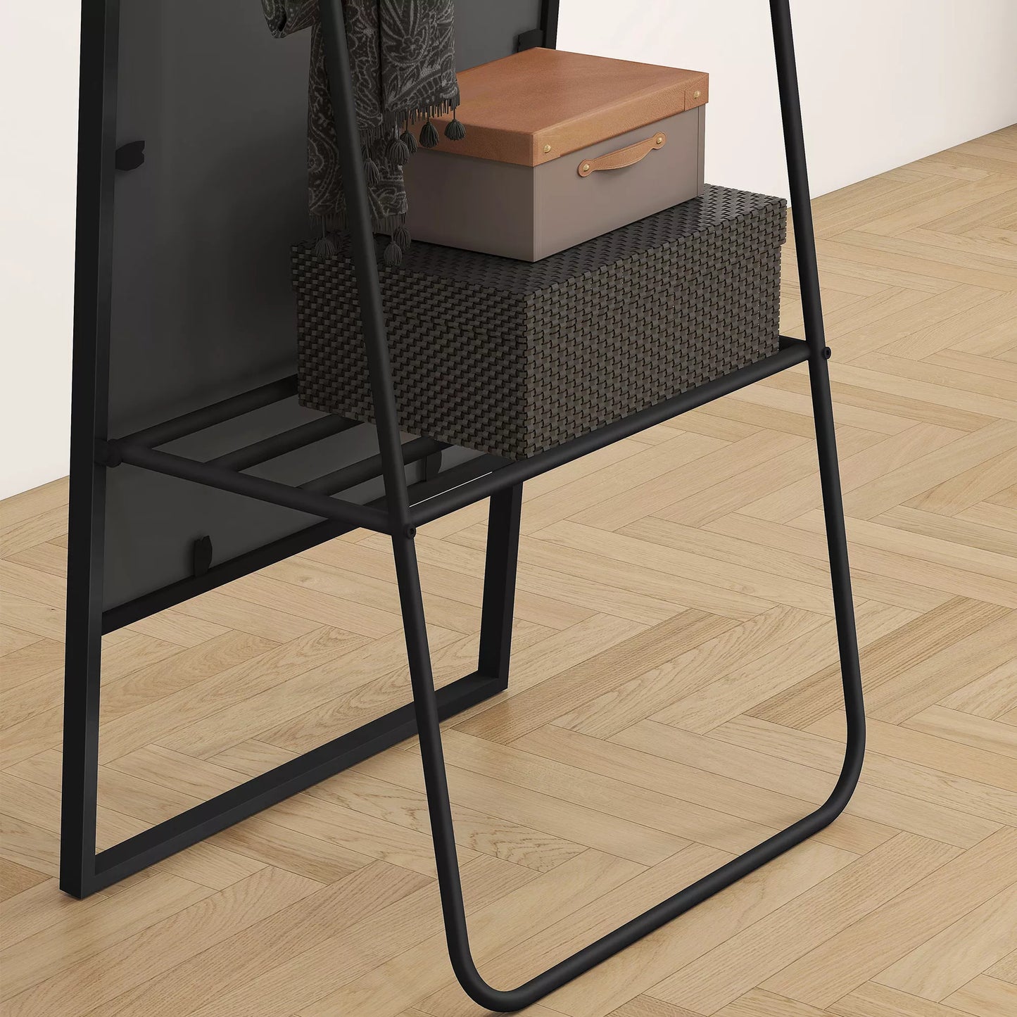 Visą kūną atspindintis veidrodis, pramoninis dizainas, galinė lentynėlė, 2 kabliai, metalinis rėmas, skirtas miegamajam, 157 x 50 cm, juodos spalvos