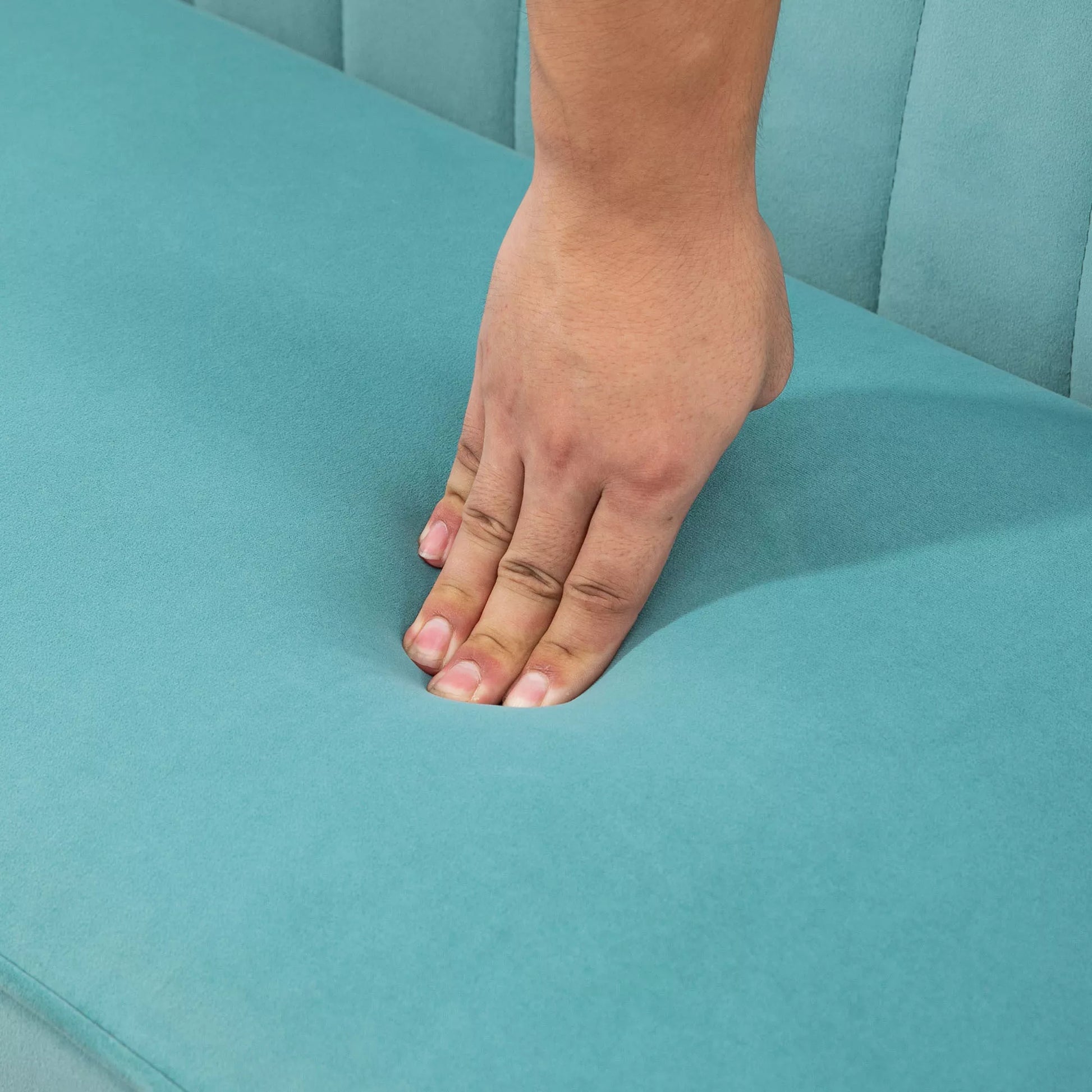 Sofa Retrodesign 2-vietė sofa, medinės kojos, 117 cm x 56,5 cm x 77 cm, žalia