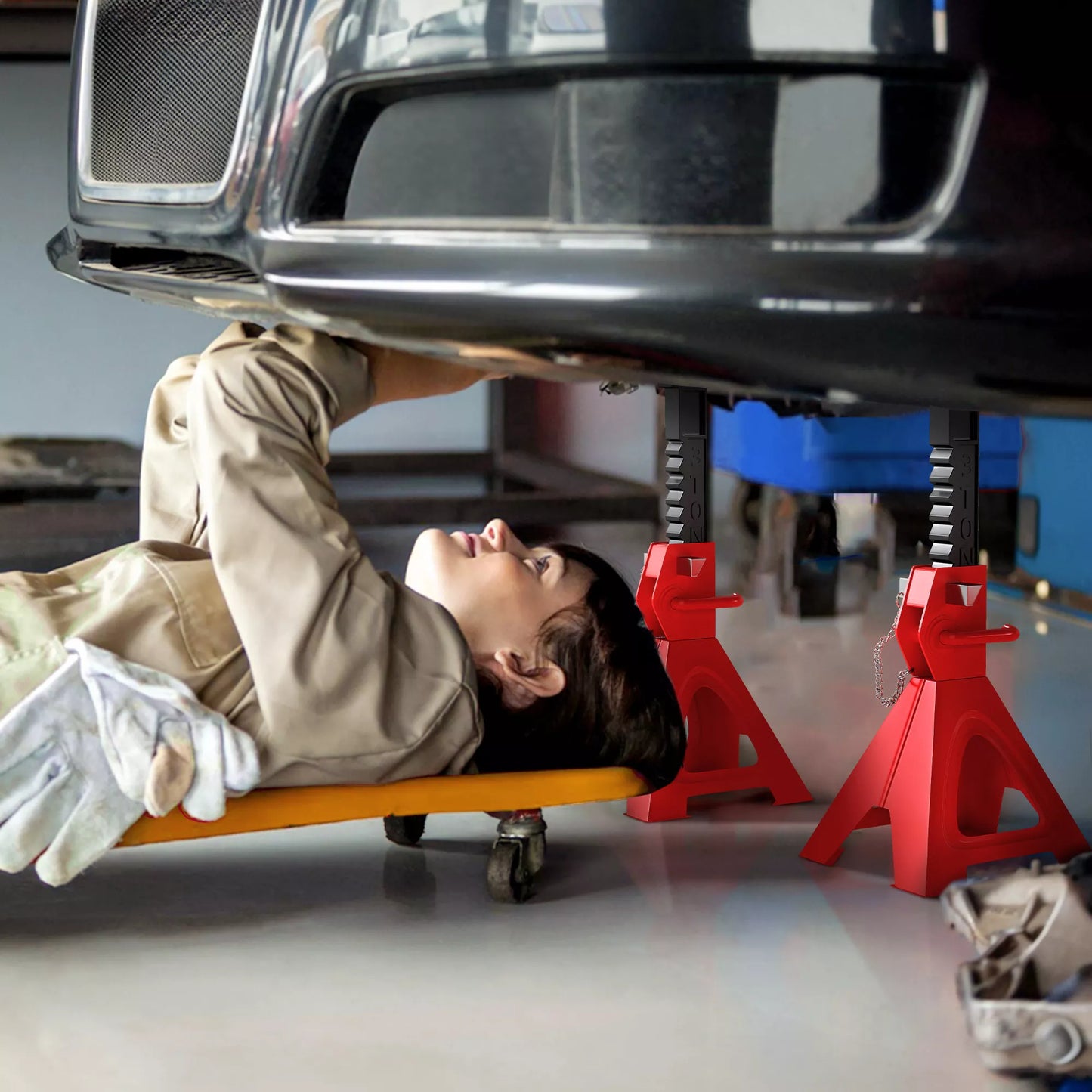 Atraminiai stovai 2 vnt. 3 tonų keliamosios galios, su saugos kaiščiu, 10 pakopų aukščio reguliavimas, raudoni