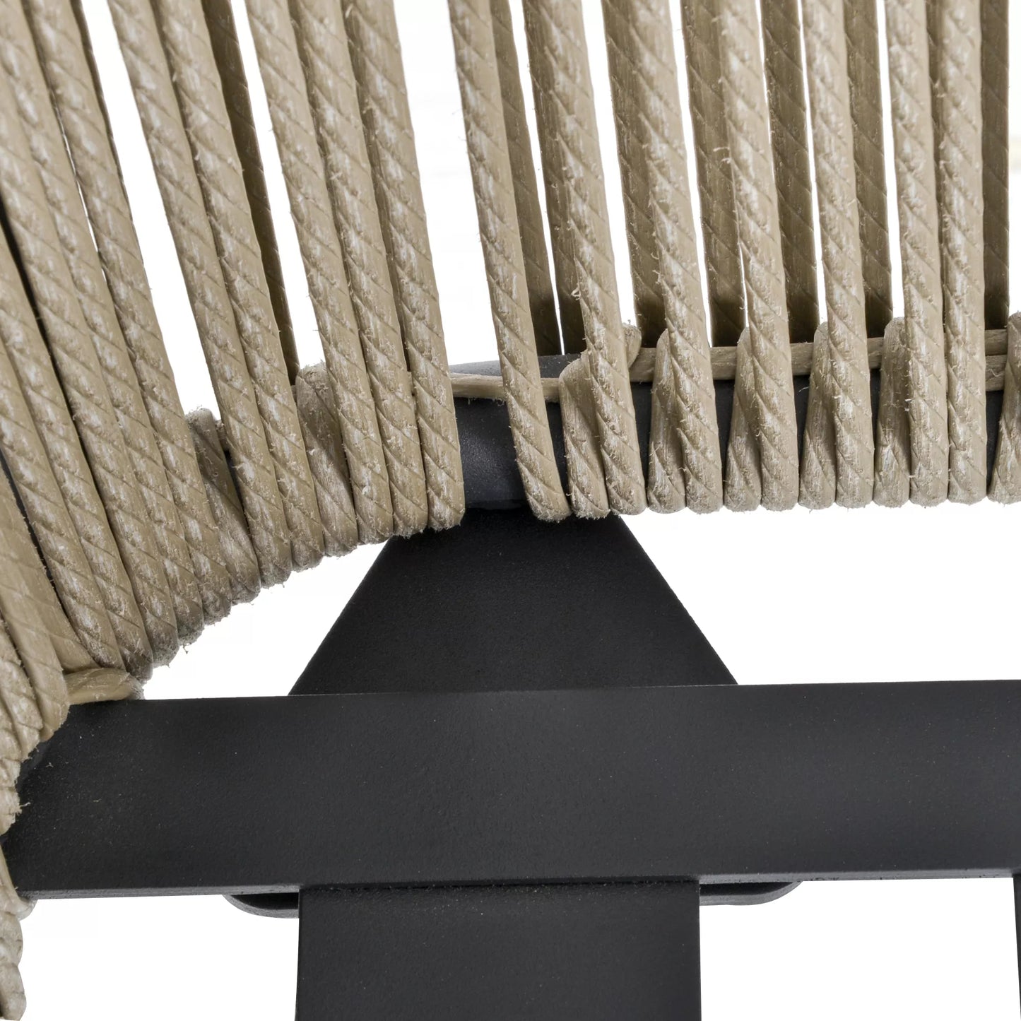 3 dalių sėdimoji grupė, 2 kėdės, staliukas, sėdimosios ir atlošo pagalvėlės, grūdinto stiklo stalviršis, poliratanas, pilkos spalvos