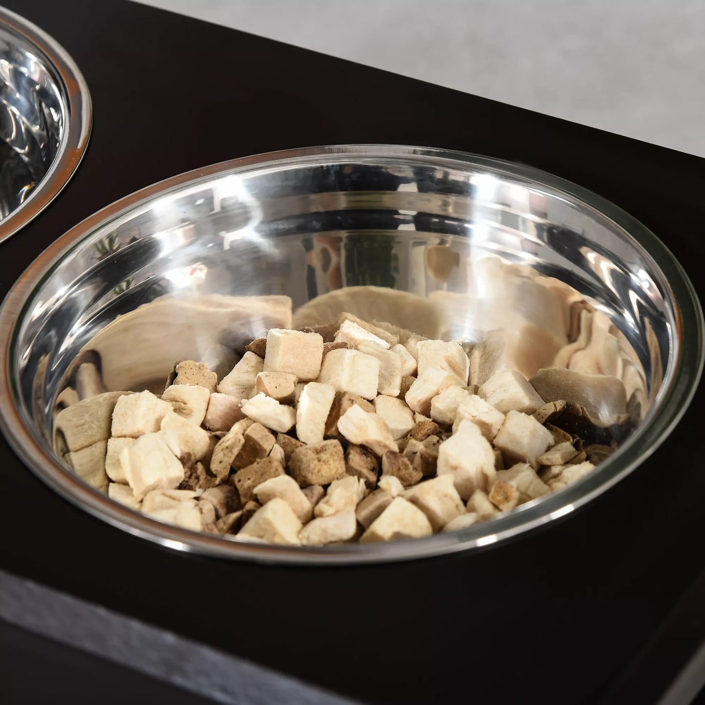 Šunų ėdalo stotelė, neslystanti, 58,4 x 30,5 x 25,4cm, pilka, 2L kiekvienam dubenėliui