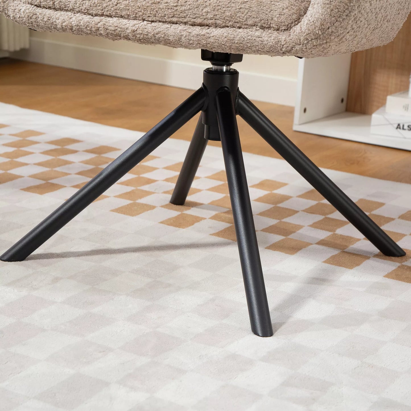 Fotelis, minkštasis krėslas su patogia sėdimąja dalimi, sukamasis, jaukus apmušalas, iki 120 kg, šviesiai rudas