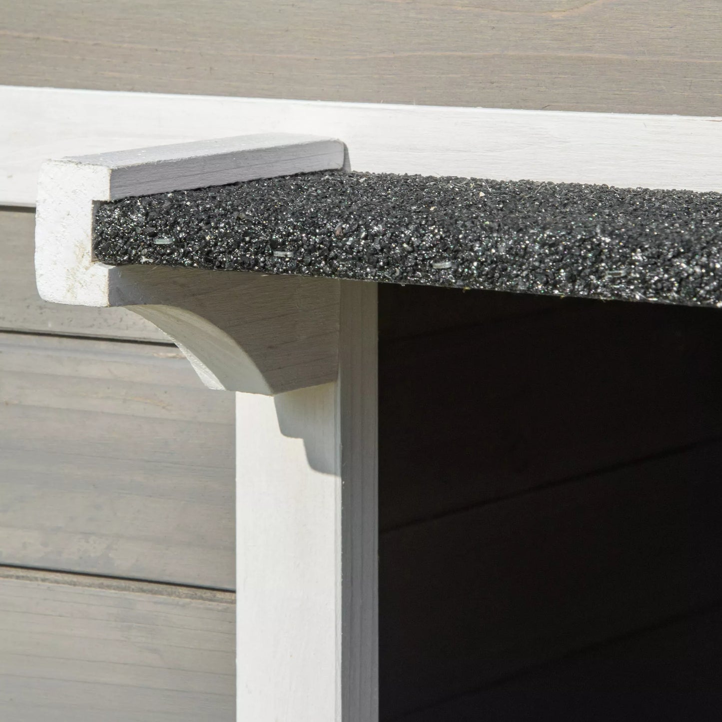 Medinis kačių namelis, atsparus žiemai, vandeniui, su asfaltiniu stogu, terasa, kačių urvas, kačių dėžė, lauko prieglobstis, sodas, balkonas, 115 x 66,5 x 74,7 cm, pilkos ir baltos spalvos.