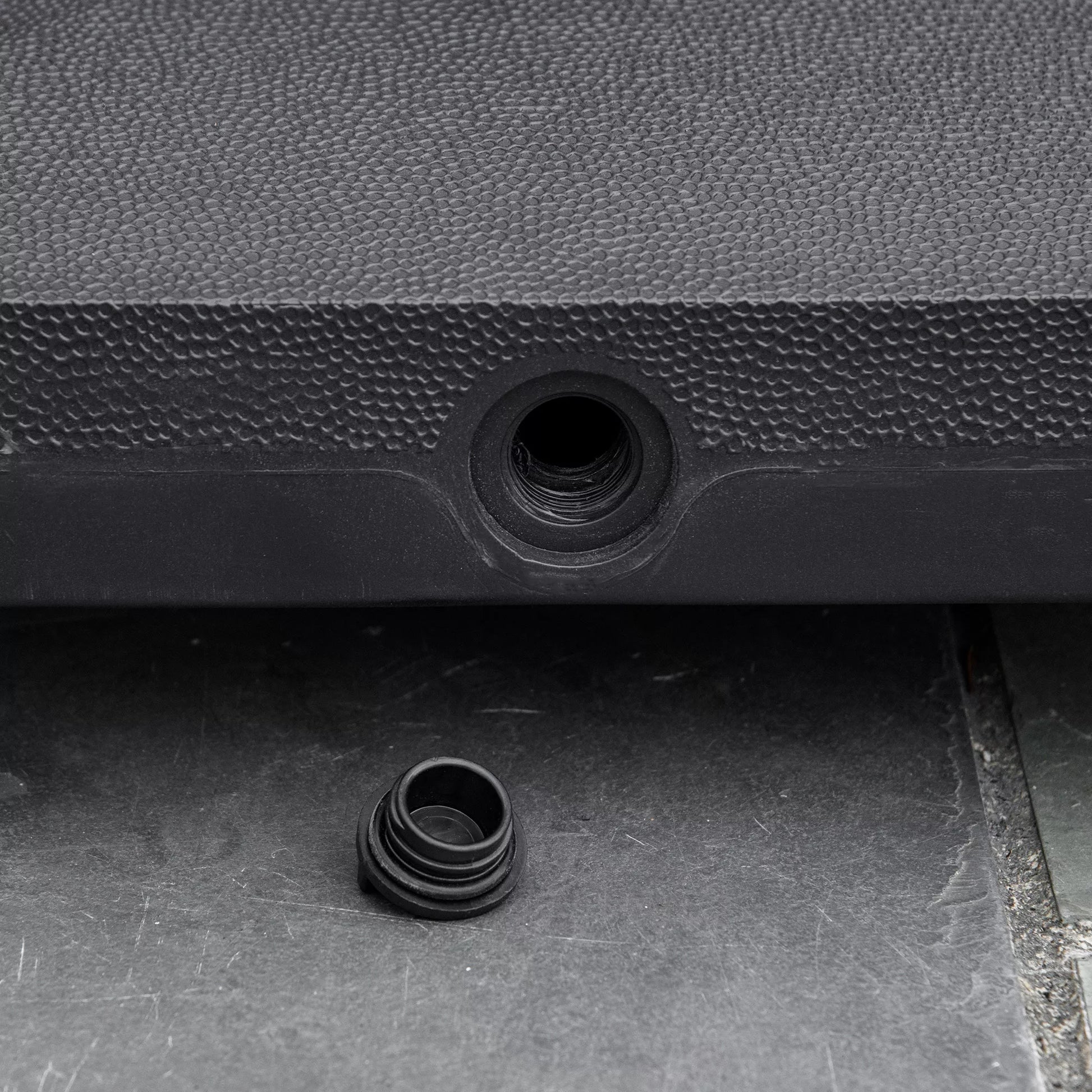 Saulės skėčio stovas, kurį galima pripildyti iki 20 kg Saulės skėčio stovas su ritinėliu, skirtas 38/48 mm skėčio stiebams Saulės skėčio stovas sodui, terasai, balkonui Juodas