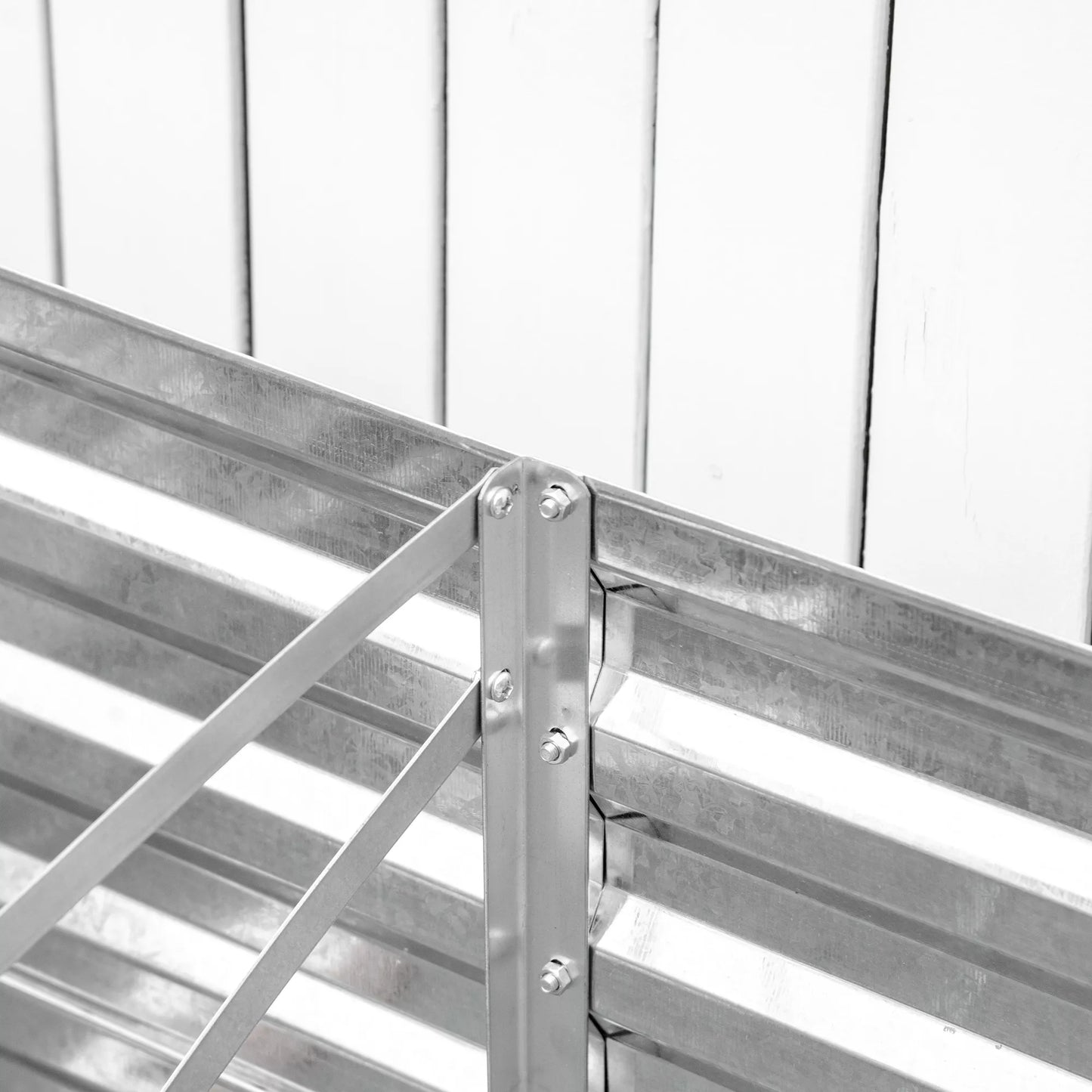 Gėlių vazonas, patogus gėlynas sodinti, auginti ir prižiūrėti, paaukštinta lysvė, plienas, sidabrinis