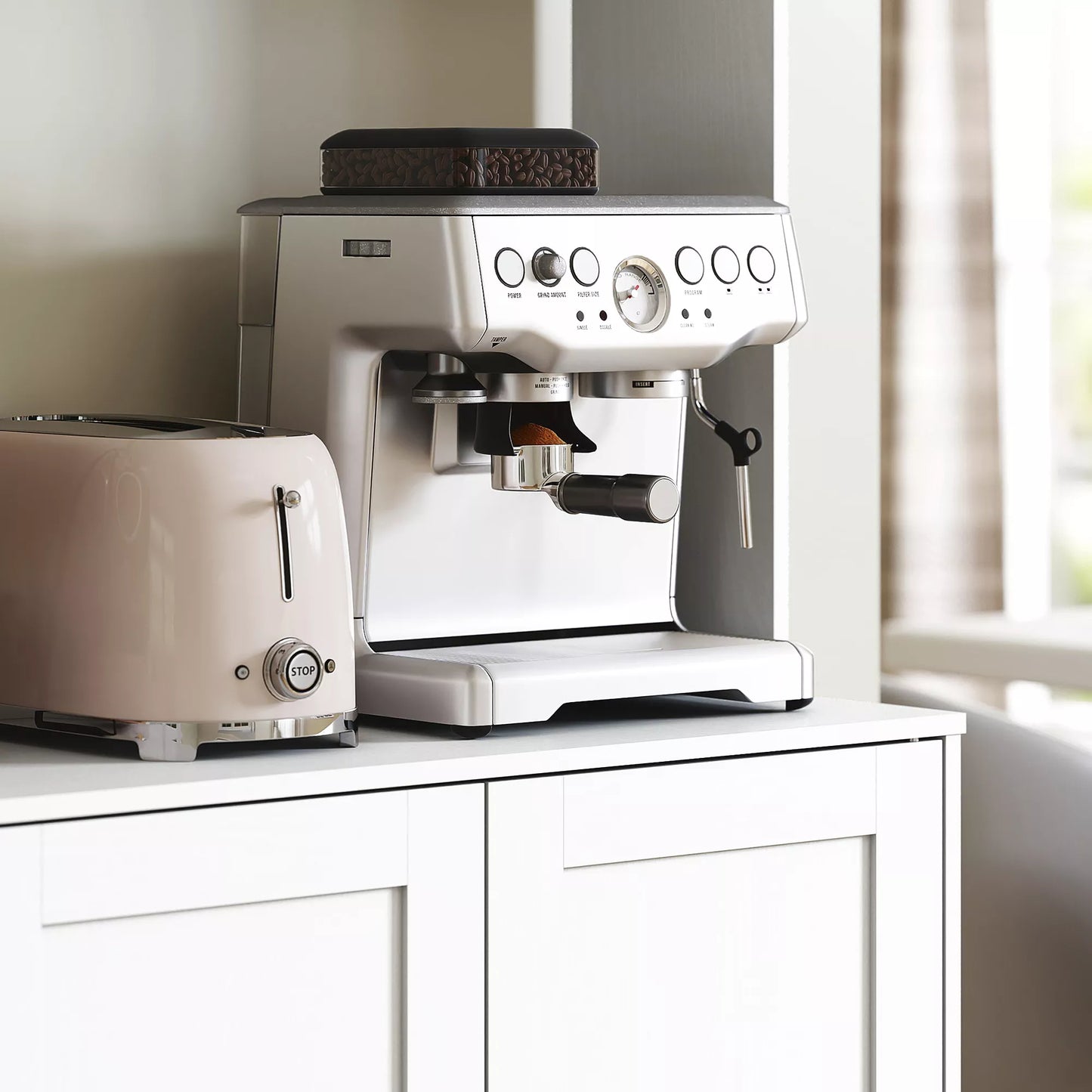 Virtuvinė spintelė, Skandinaviško dizaino, 4 skyriai, reguliuojamos lentynos, stiklinės durys, atvira erdvė, medžio drožlių plokštė, MDF, Balta